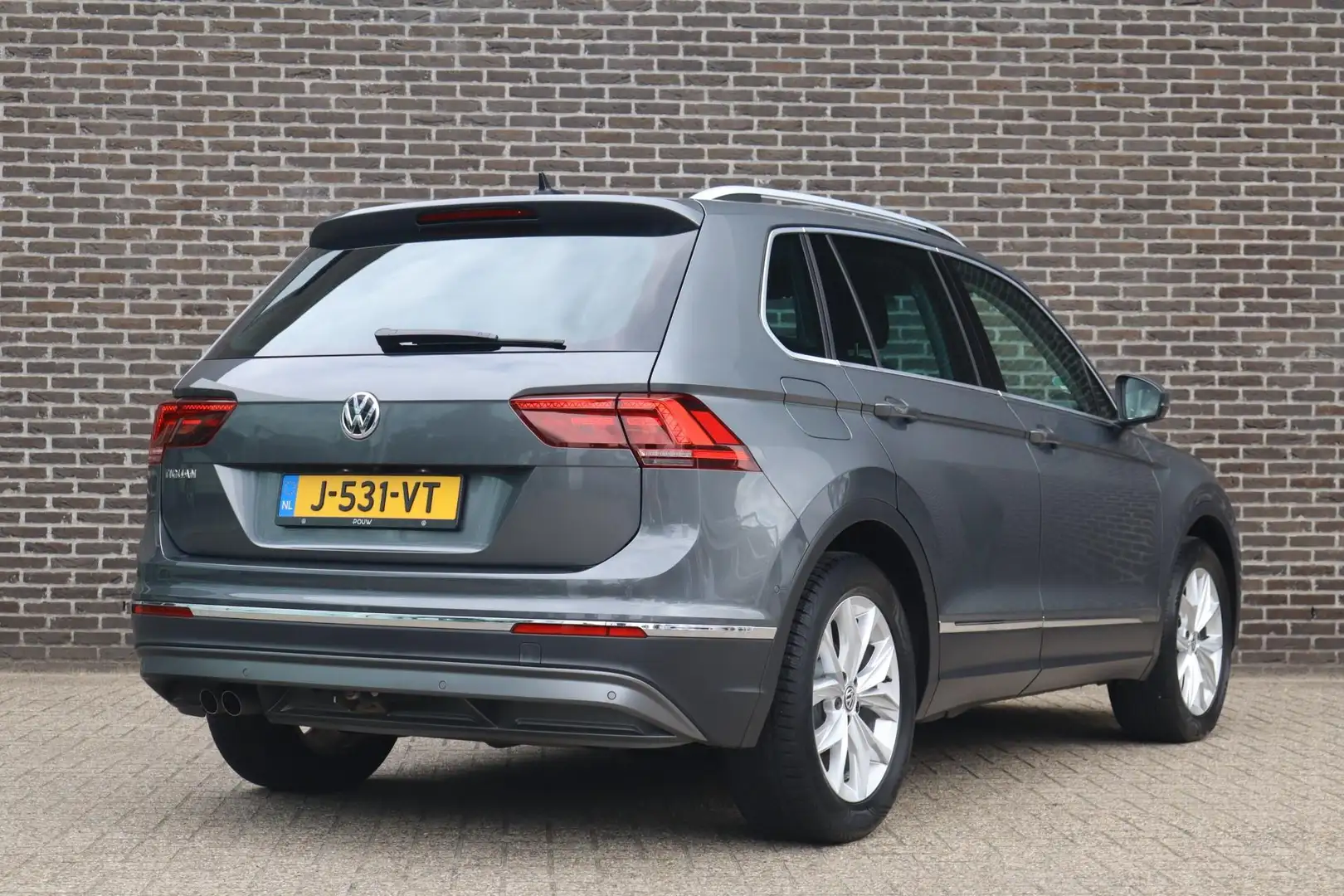 Volkswagen Tiguan 1.5 TSI 150pk DSG ACT Highline | Stoel / Stuurwiel Grigio - 2