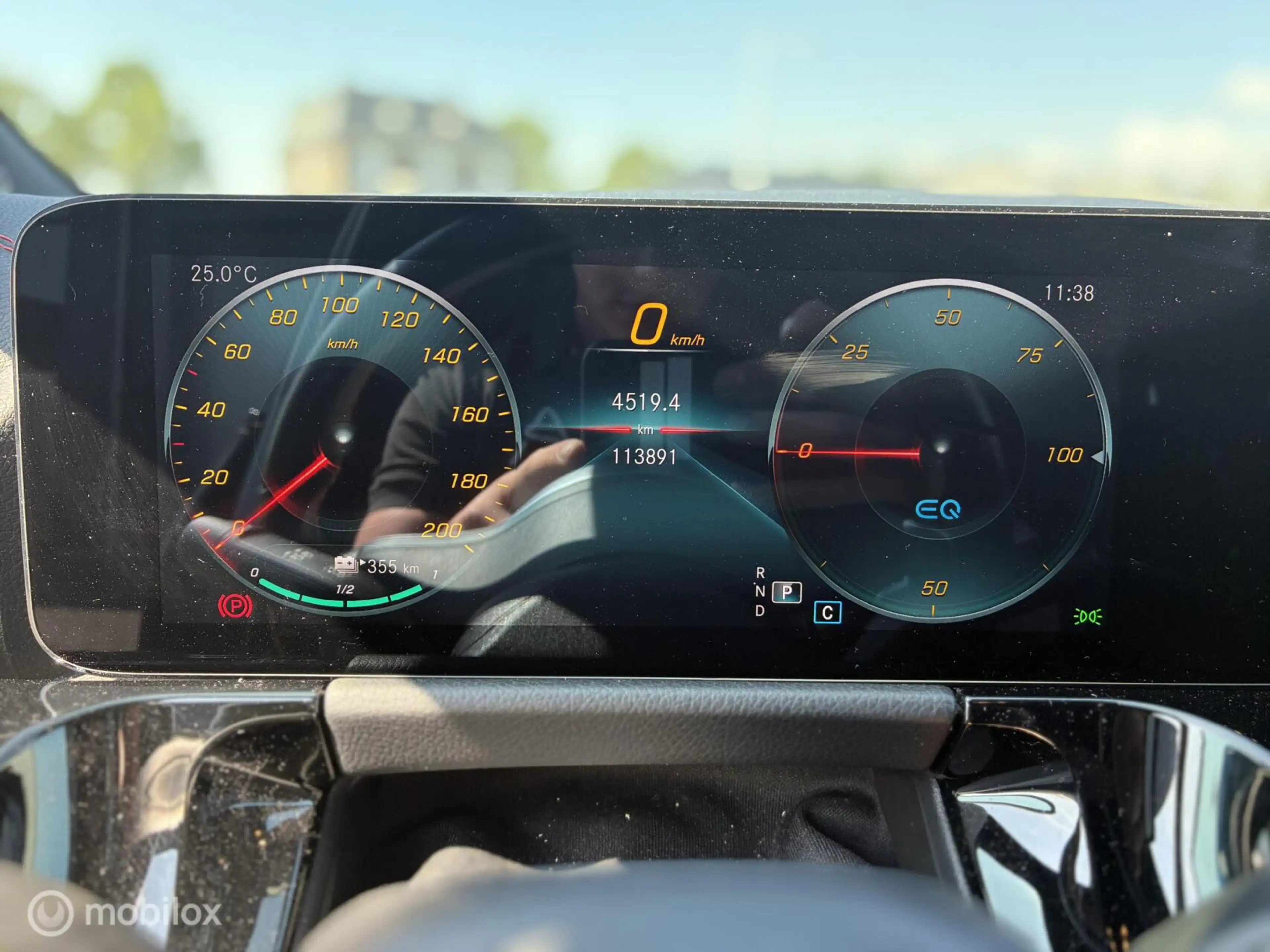 Mercedes-Benz EQA 250 Business Solution AMG 67 kWh — photo 17