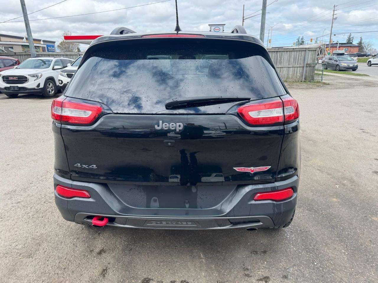 2018 Jeep Cherokee TRAILHAWK, LEATHER, LOADED, ROOF, CERTIFIED — снимка 4