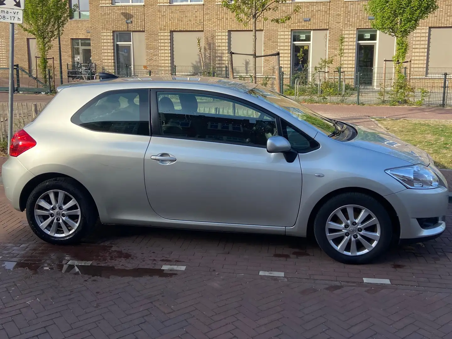 Toyota Auris Auris 1.6-16V Luna Argintiu - 2
