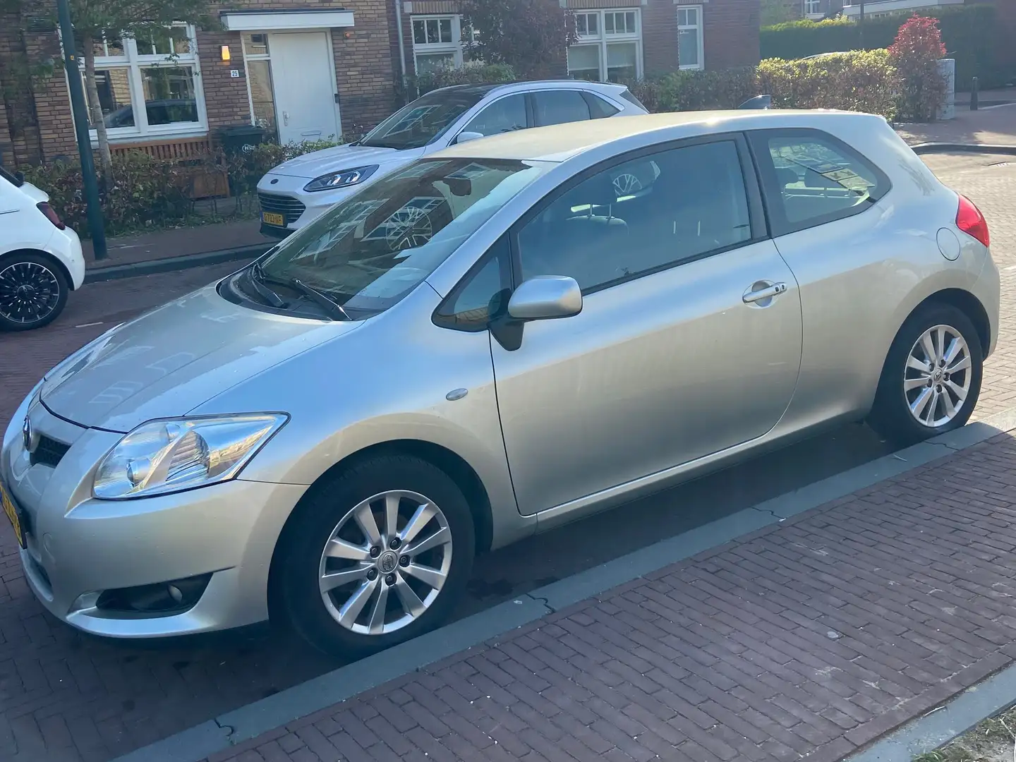 Toyota Auris Auris 1.6-16V Luna Argintiu - 1