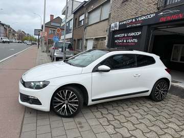 Scirocco 1.4 TSI 160pk Toit Panorama Xenon Cuir chauffant Navigations *1er Main Carnet  Car Pass*