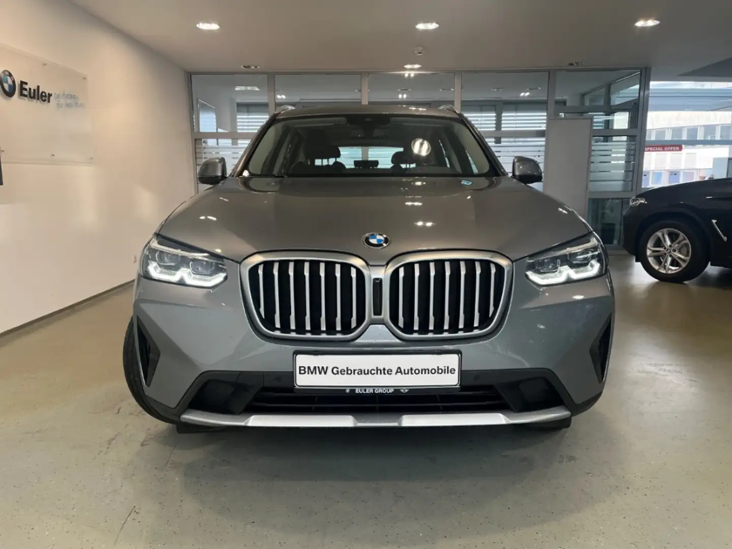 BMW X3 xDrive 30d StandHZG Pano Navi LED Sportsitze Alarm Grau - 2