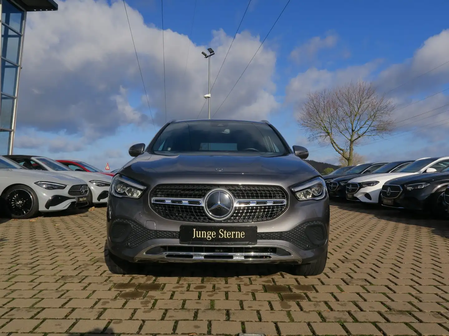 Mercedes-Benz GLA 200 Progressive Pano-Dach Kamera Car-Play Grijs - 2
