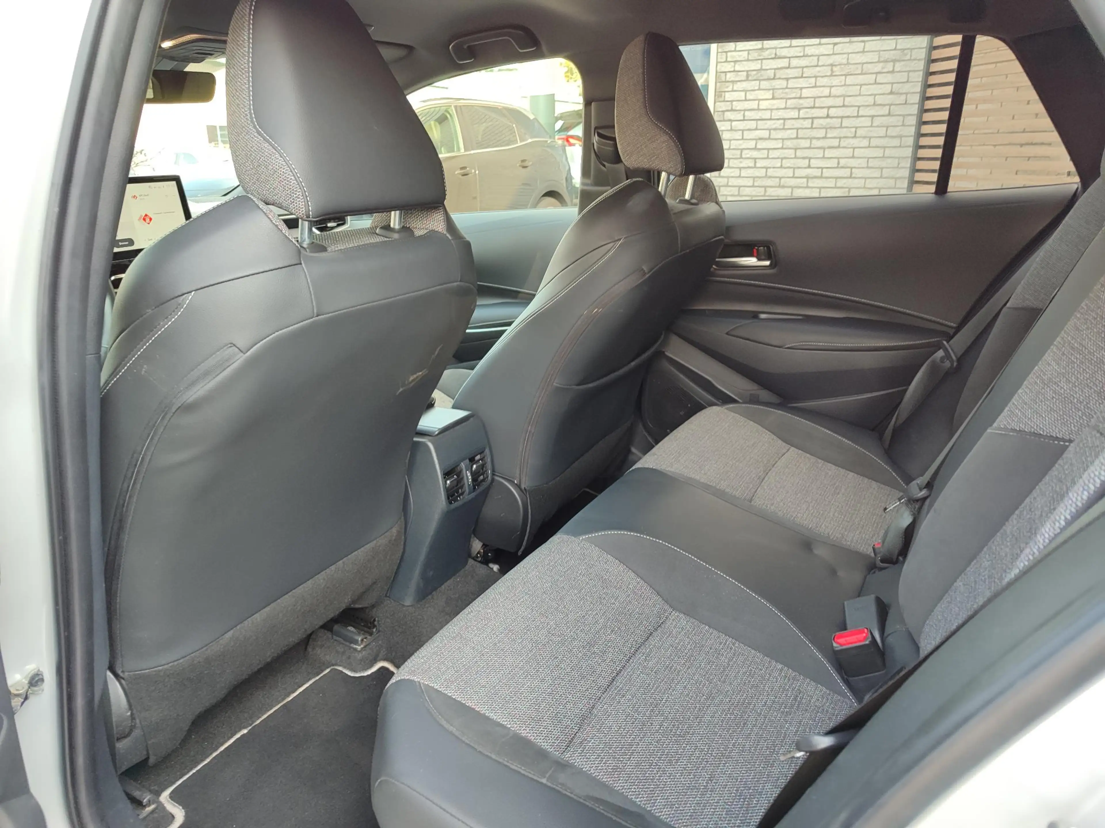 Toyota Corolla Touring Sports Hybrid 140 DYNAMIC STOEL/STUURVERW — photo 27