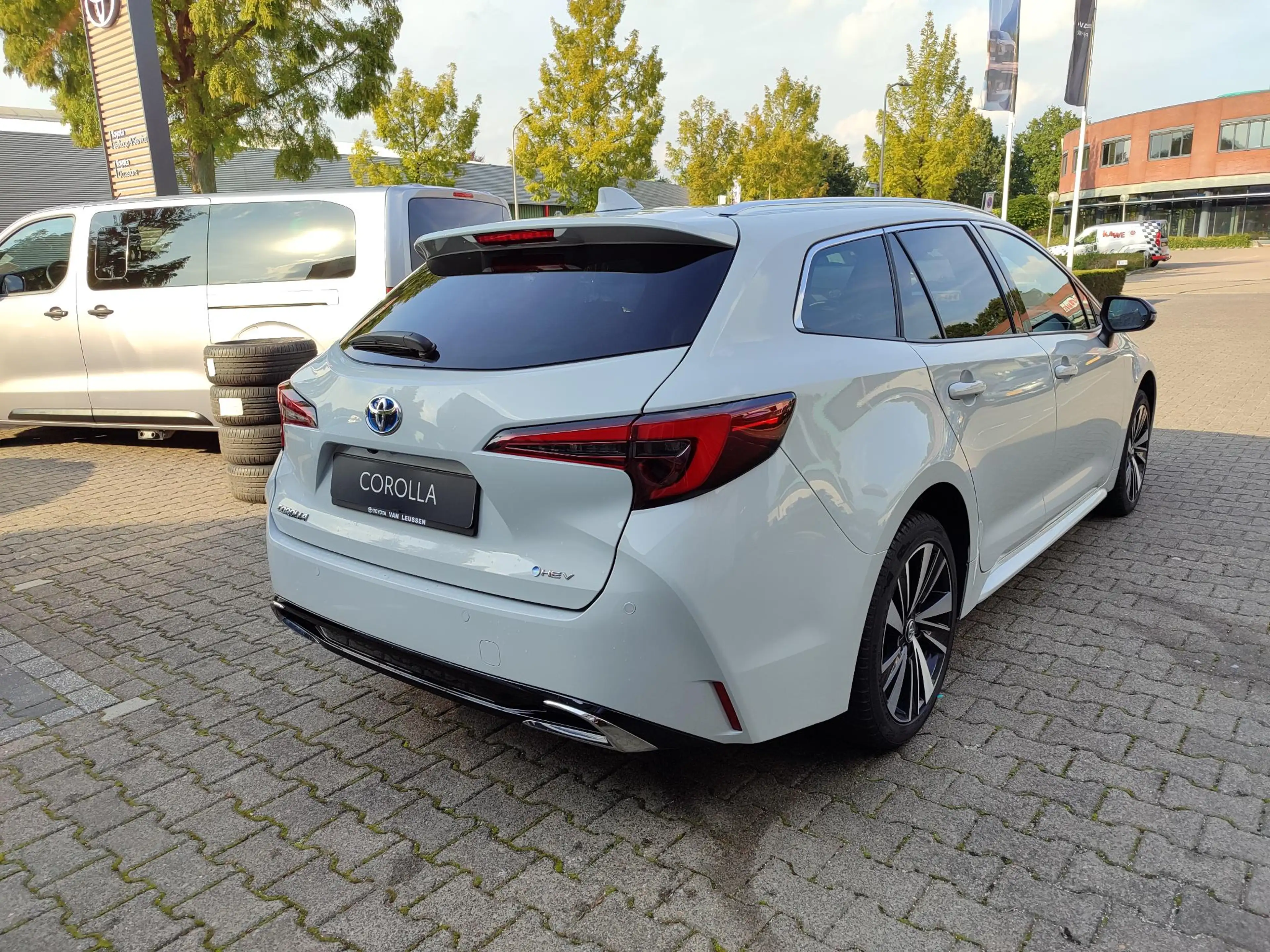 Toyota Corolla Touring Sports Hybrid 140 DYNAMIC STOEL/STUURVERW — photo 4