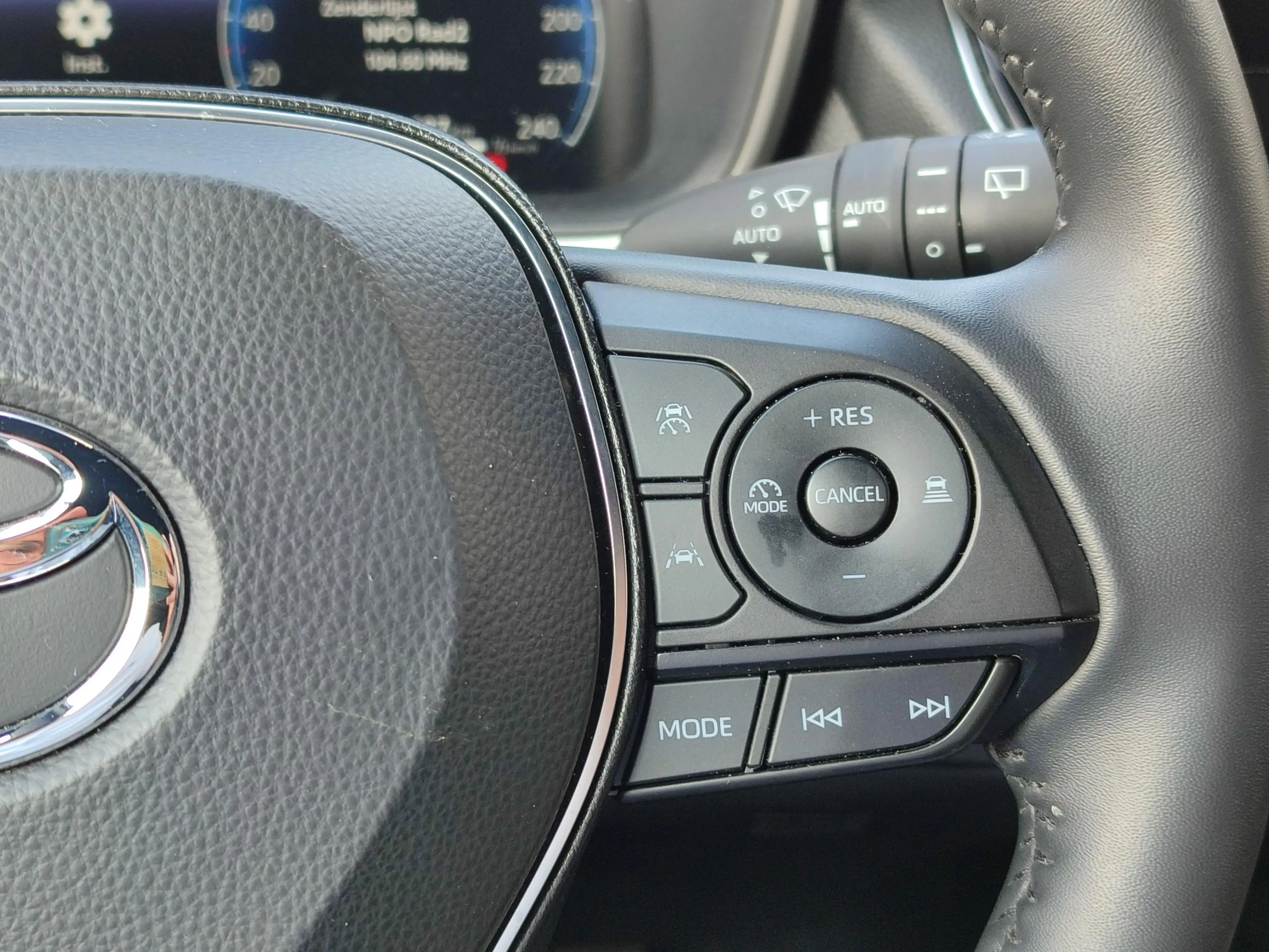 Toyota Corolla Touring Sports Hybrid 140 DYNAMIC STOEL/STUURVERW — photo 14