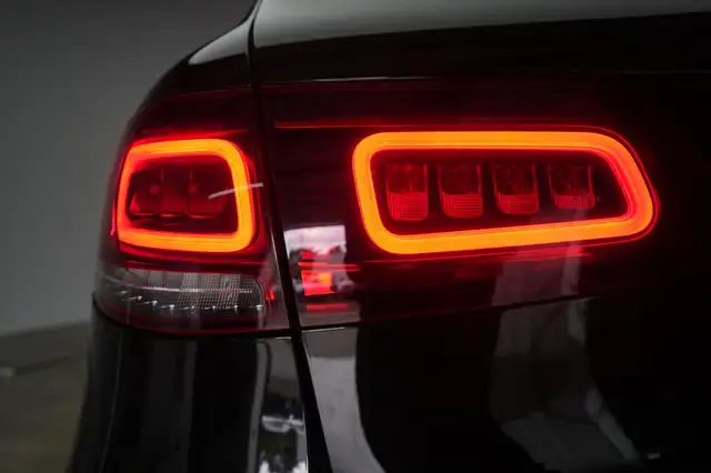 Mercedes-Benz GLC view 12