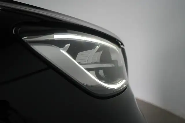 Mercedes-Benz GLC view 11
