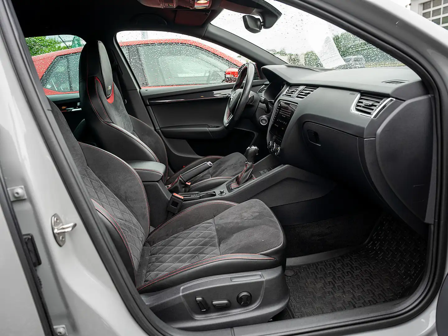 Skoda Octavia Combi 2.0 TDI RS 60 4x4 AHK STHZG LED Grey - 2