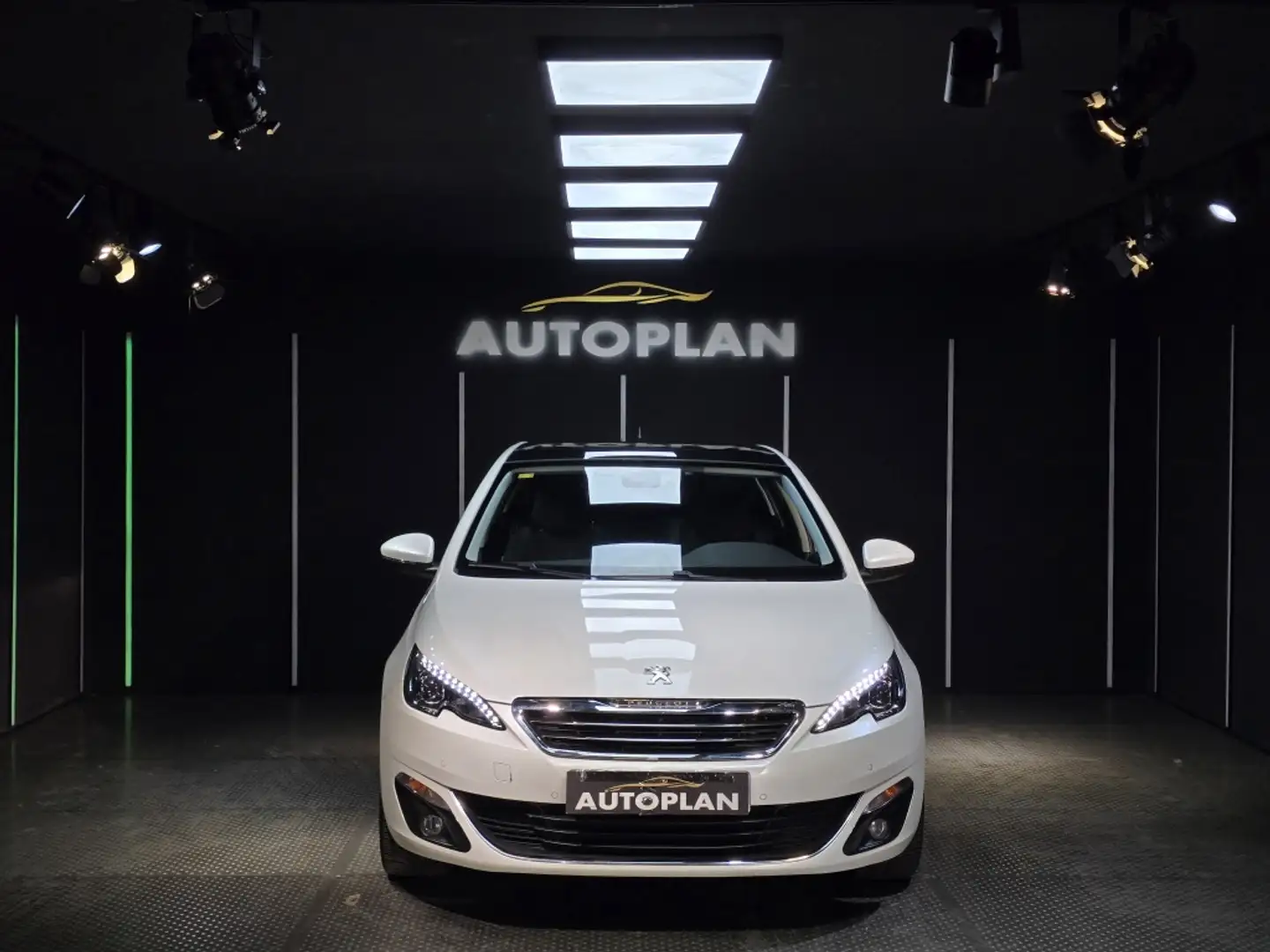 Peugeot 308 1.6 BlueHDi Allure 120 Wit - 2