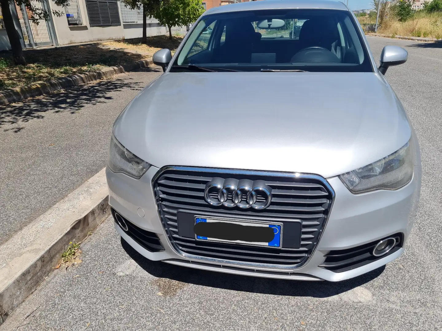 Audi A1 1.6 tdi Ambition 105cv Grigio - 1