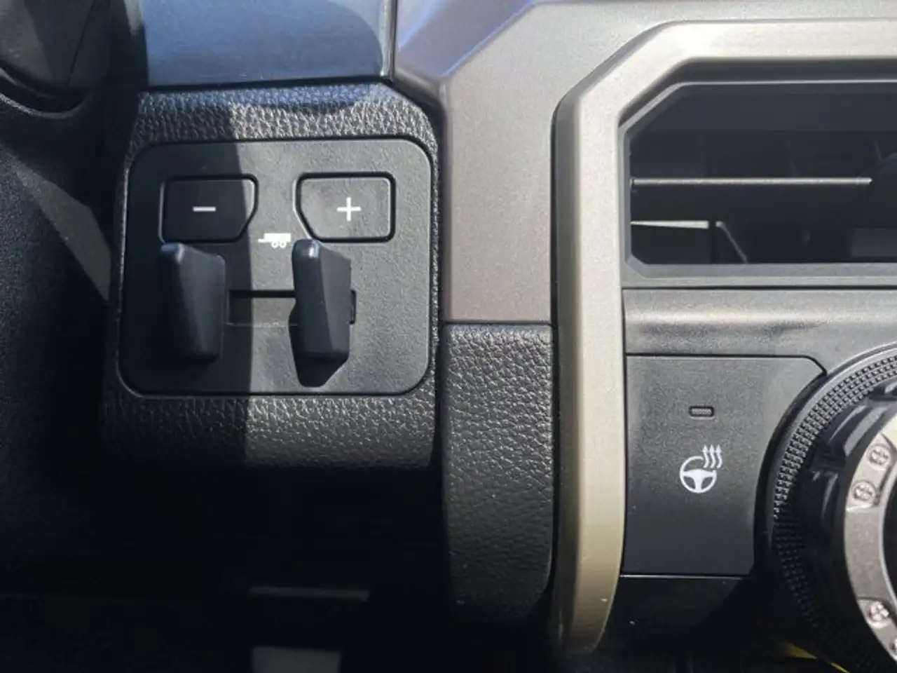 Toyota Tacoma снимка Toyota Tacoma