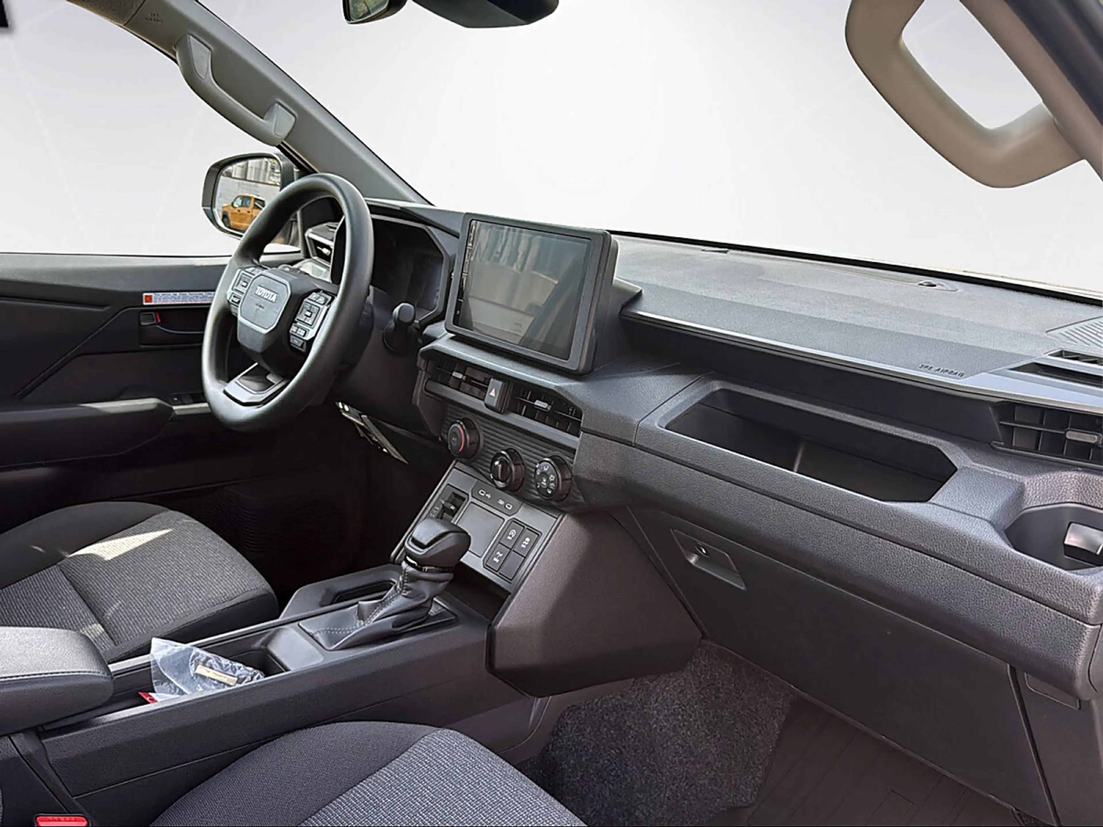 Toyota Hilux DK Duty 2,8 D-4D MHEV 4WD Aut. — photo 9