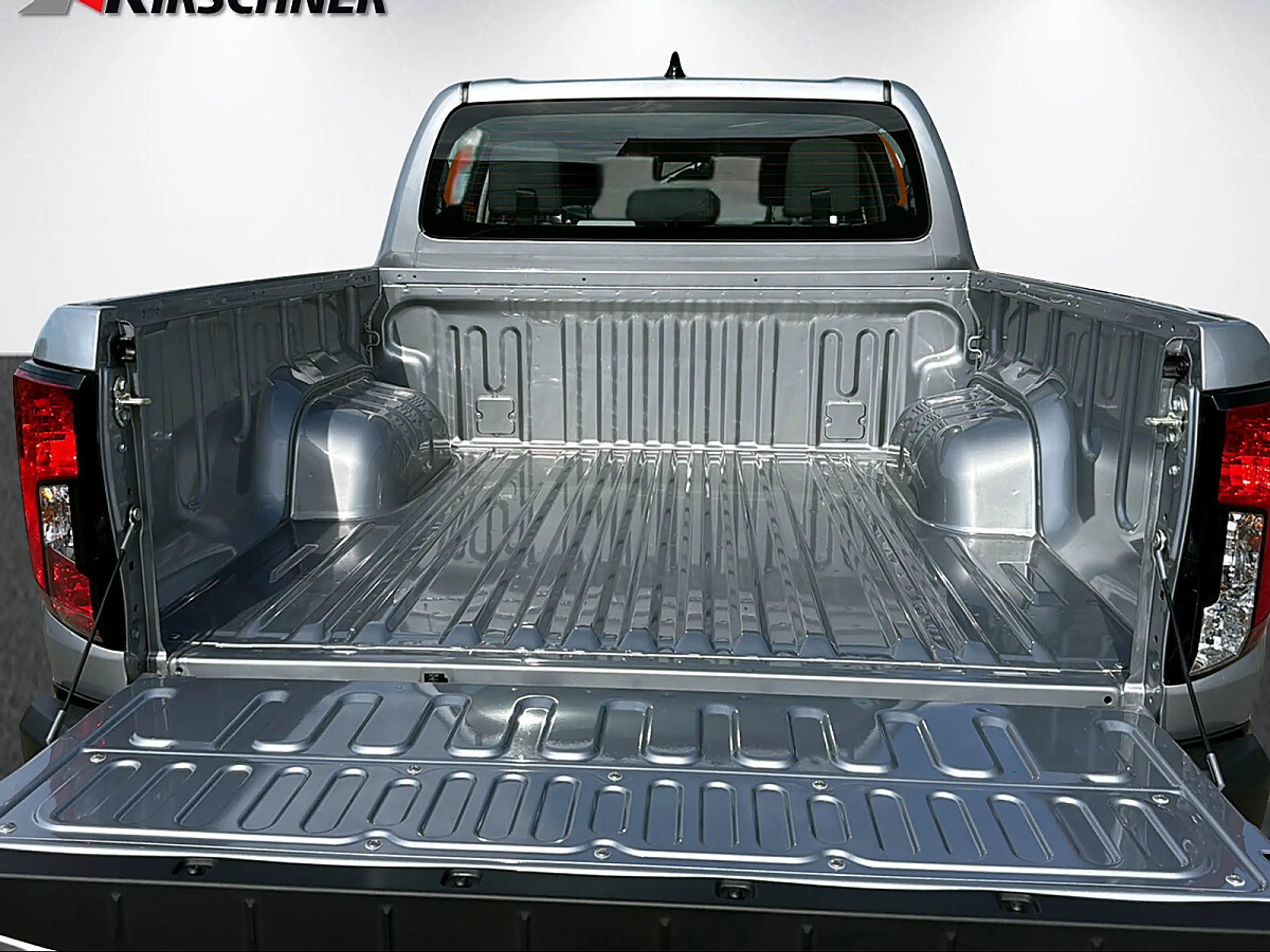 Toyota Hilux DK Duty 2,8 D-4D MHEV 4WD Aut. — photo 6