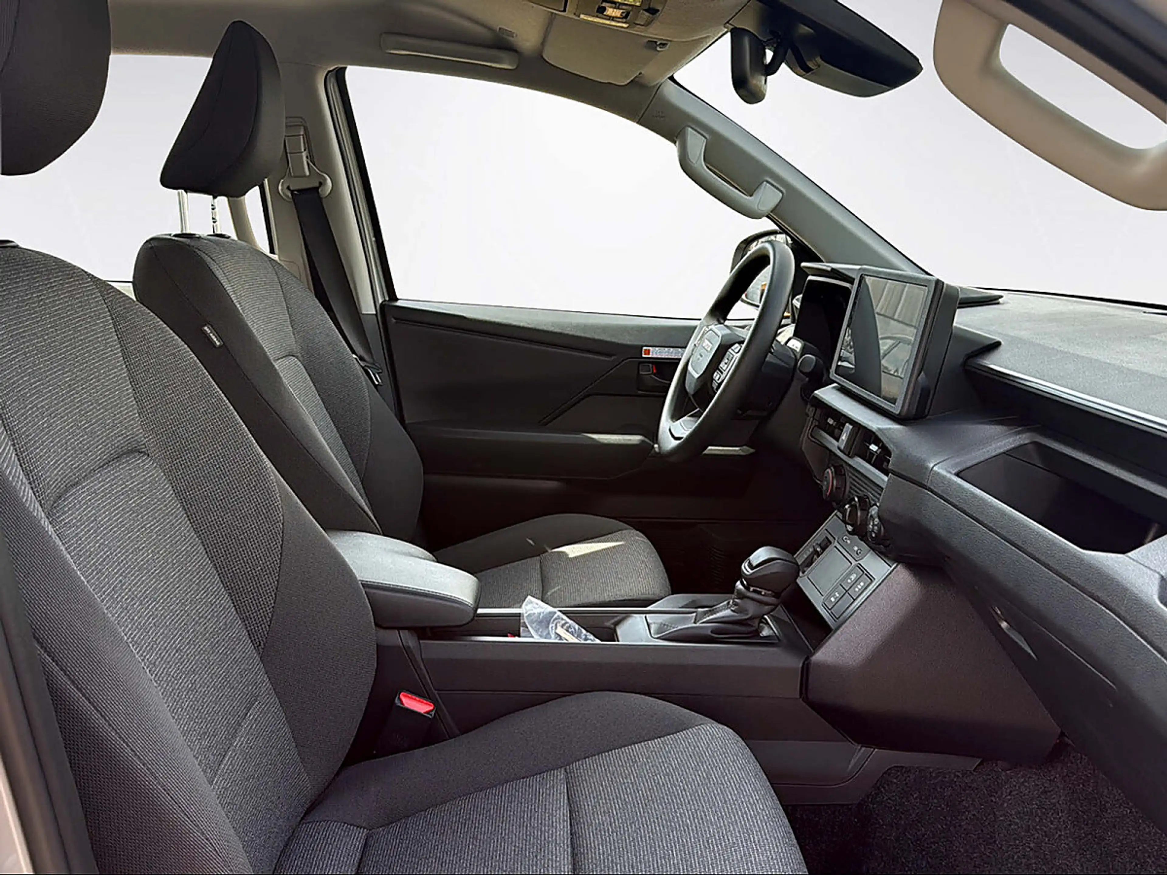 Toyota Hilux DK Duty 2,8 D-4D MHEV 4WD Aut. — photo 12