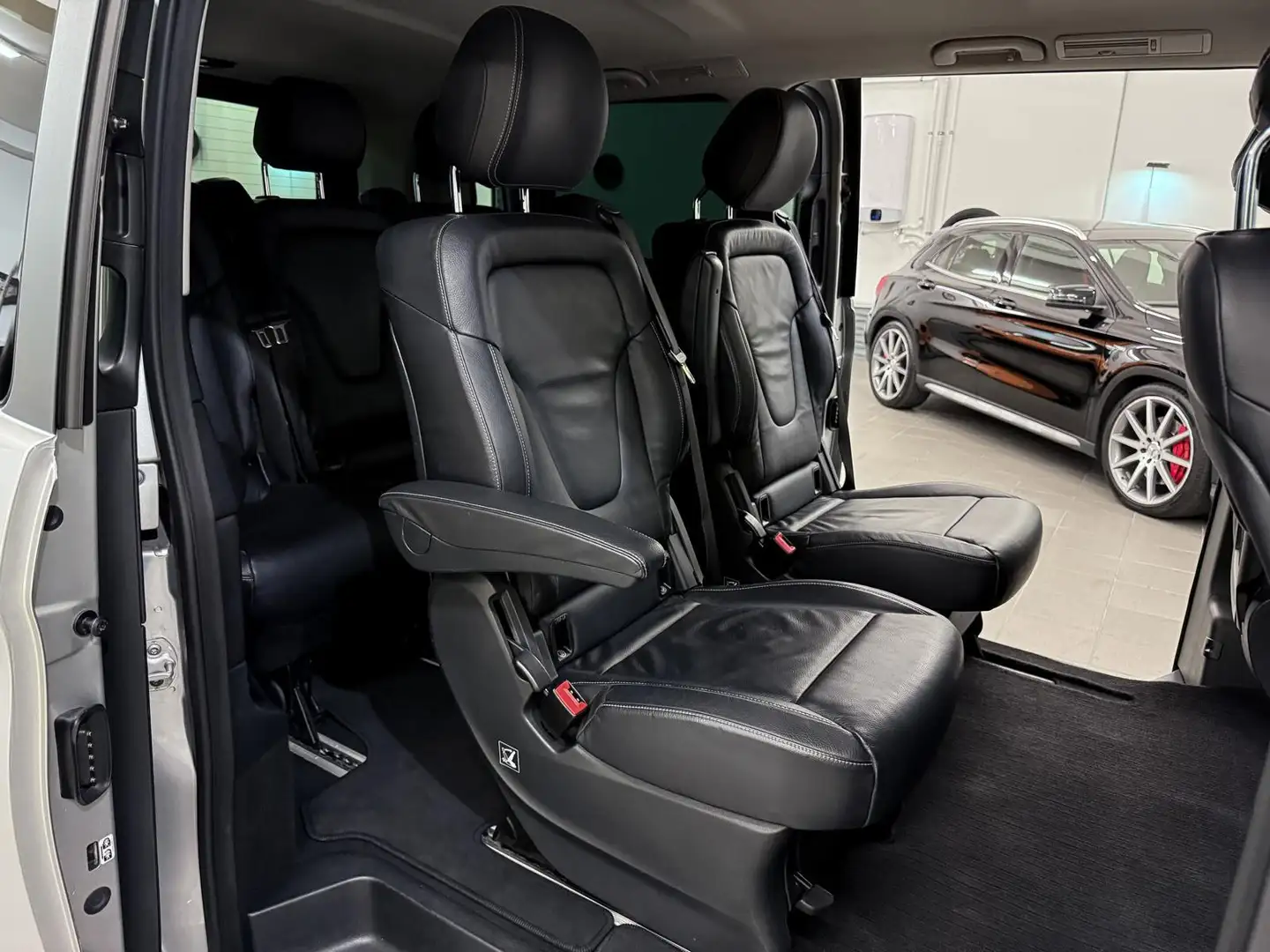 Mercedes-Benz V 250 250 d Lang Aut. KEİN 4MATİC. !!!! 00436605556570 Silber - 2