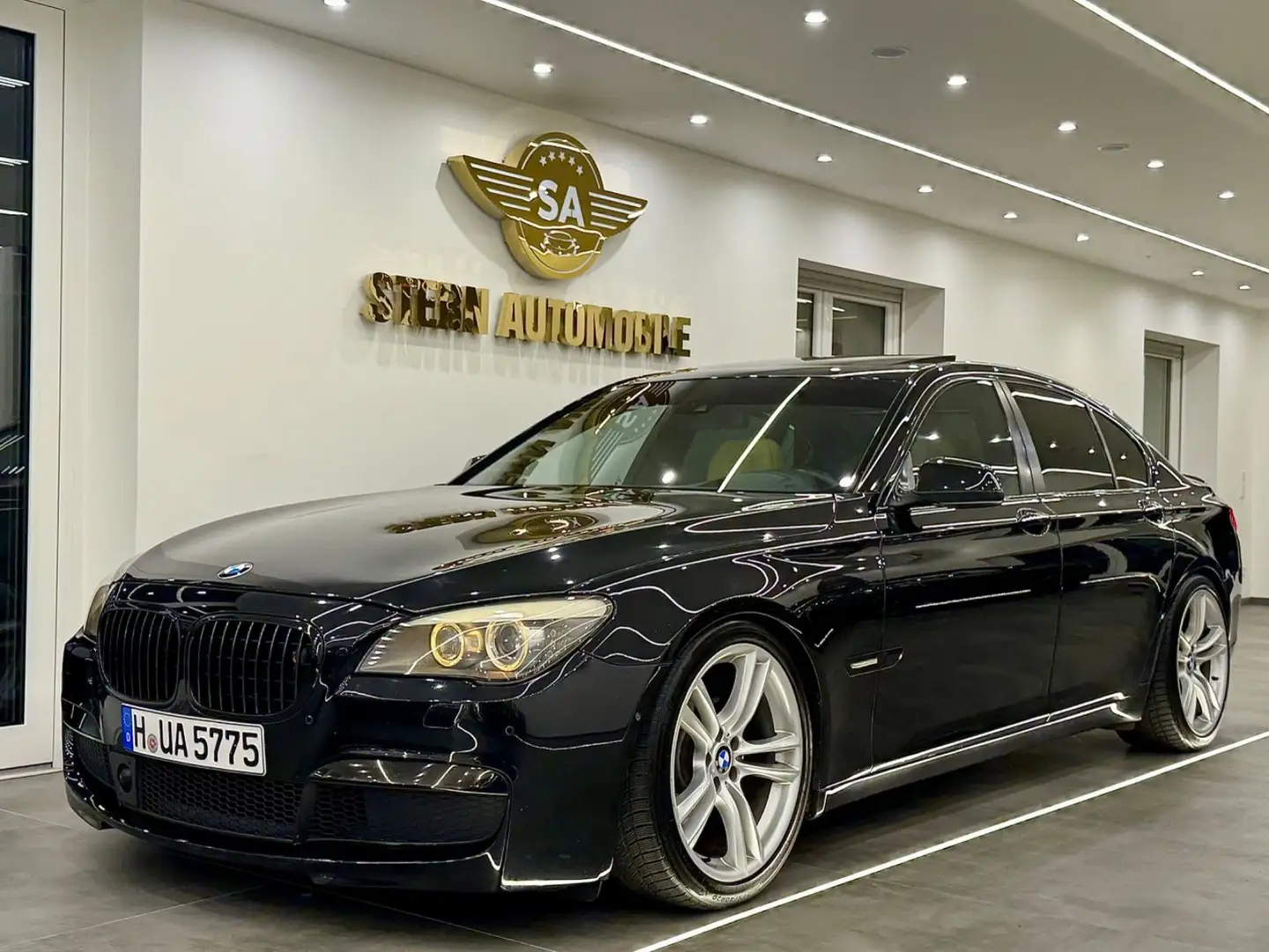 BMW 740 d Individual M Paket/Fond-TV/4xMemory/Hud Schwarz - 2