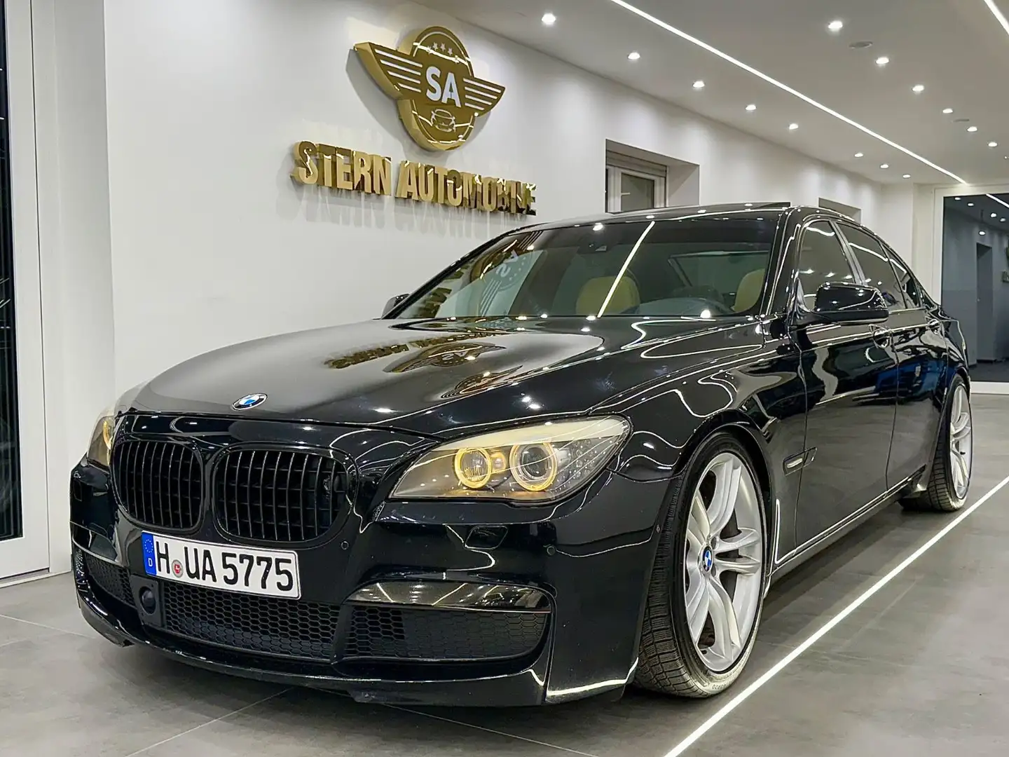 BMW 740 d Individual M Paket/Fond-TV/4xMemory/Hud Schwarz - 1