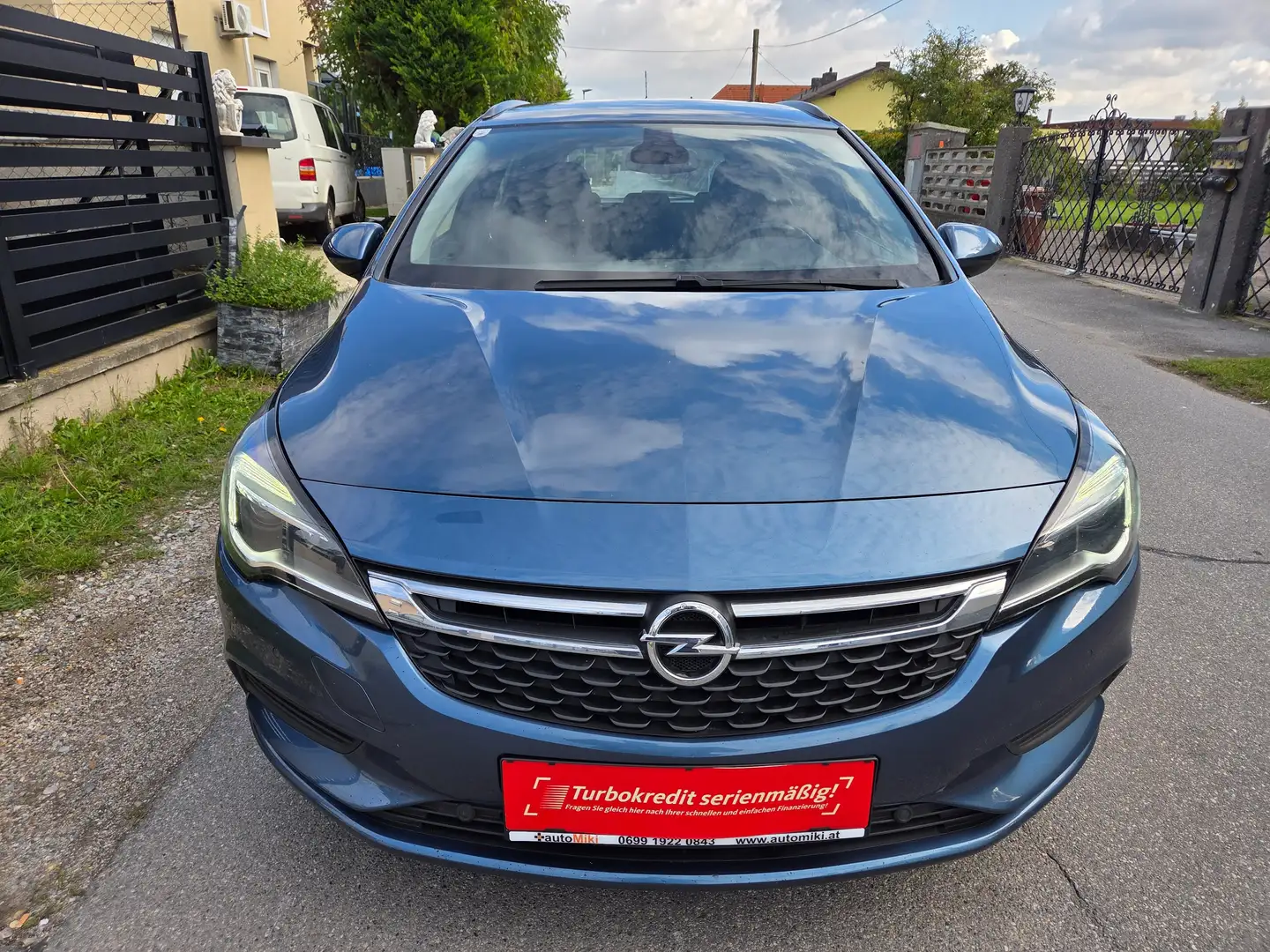 Opel Astra ST 1,6 CDTI Ecotec Edition St./Kombi / Family Van Blau - 2