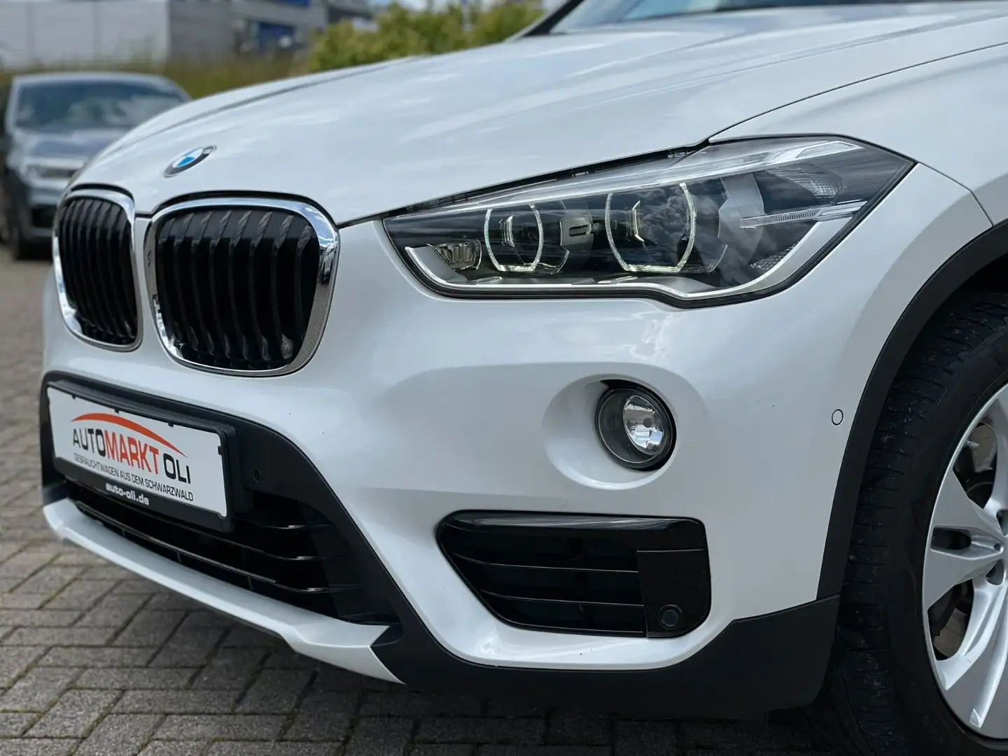 BMW X1 xDrive20d SportLine*Navi*LED*Assist*PDC*Klima Blanc - 2