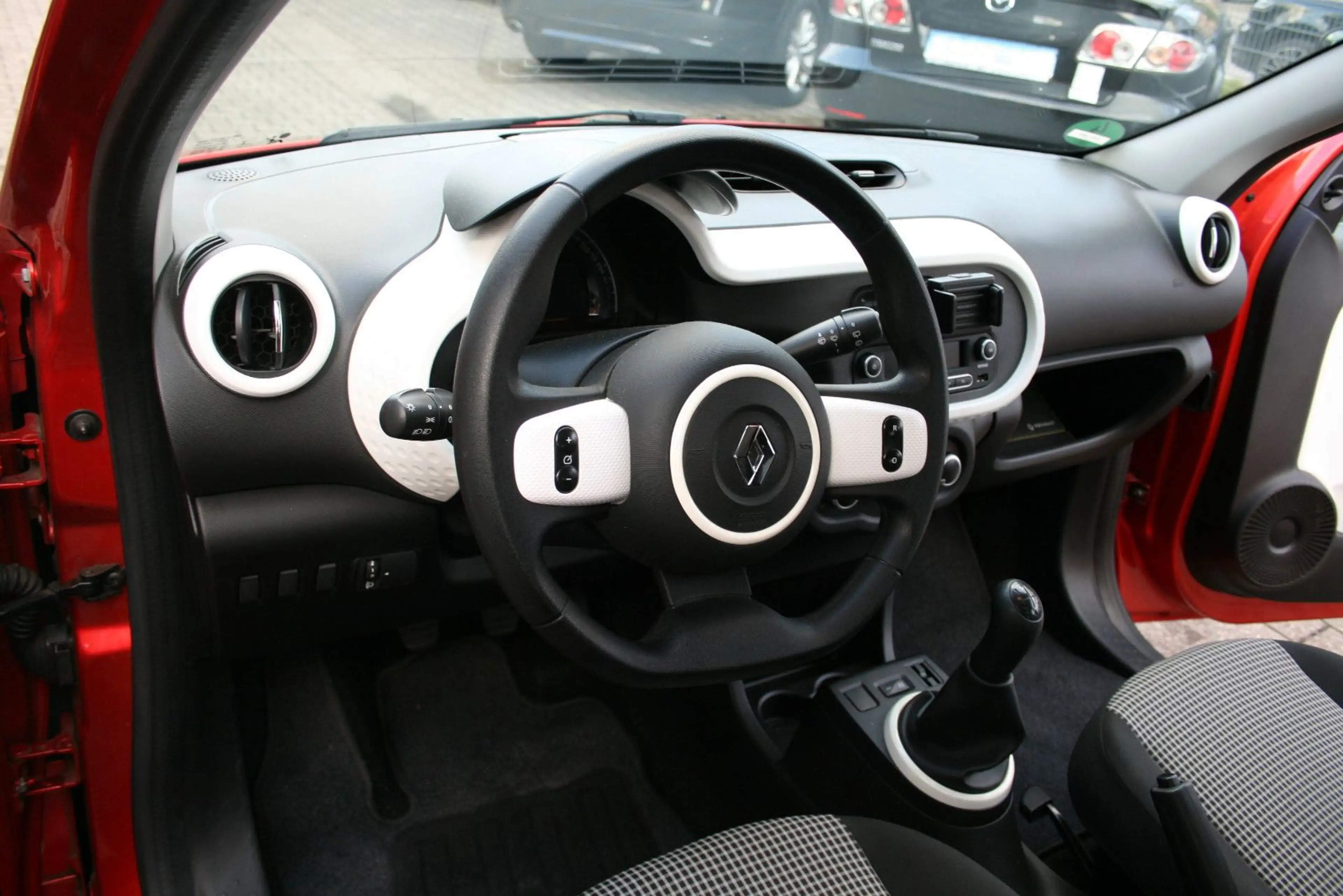 Renault Twingo Life 4-türig|Klima| 31 TKm| Allwetterreif — photo 5