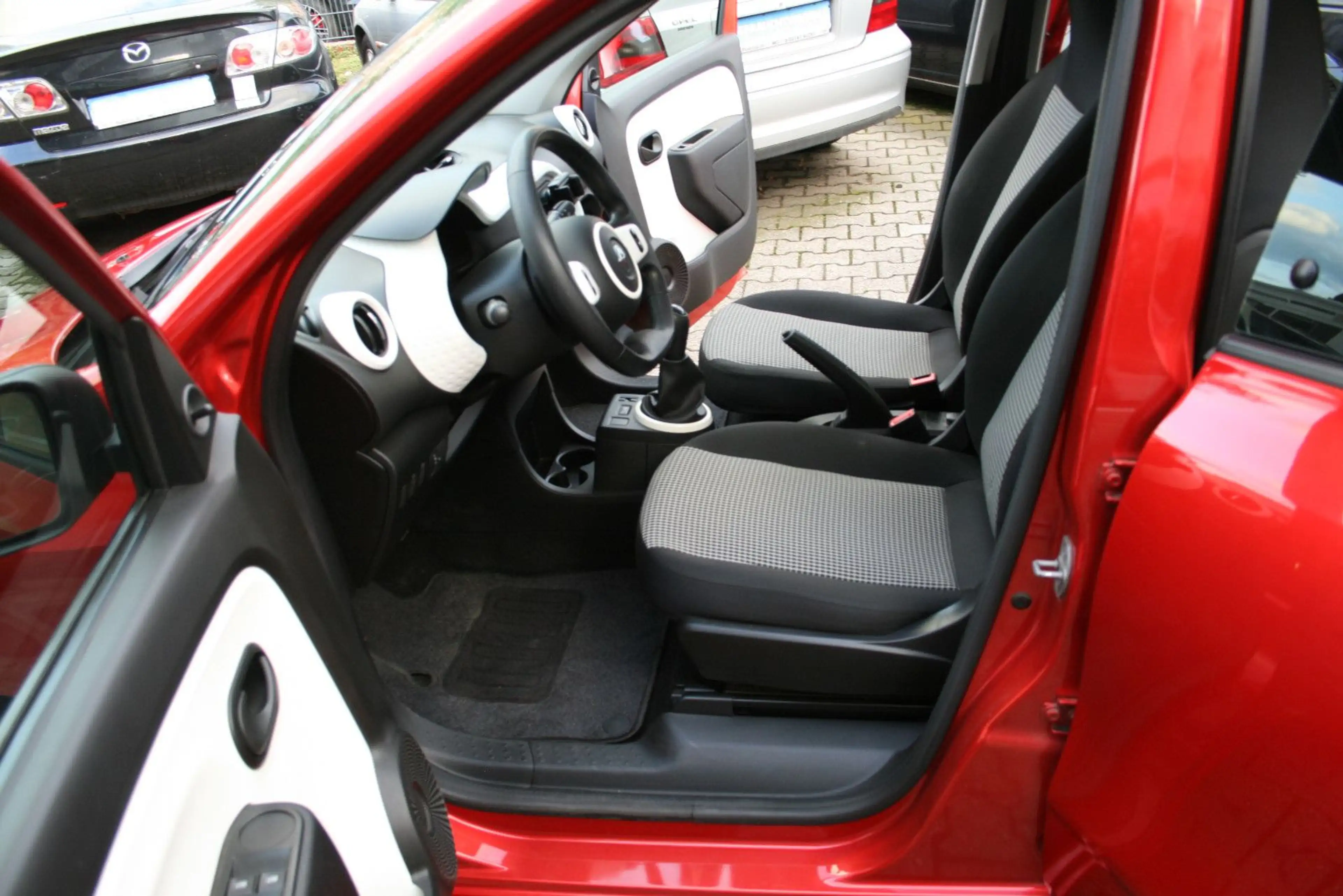 Renault Twingo Life 4-türig|Klima| 31 TKm| Allwetterreif — photo 6