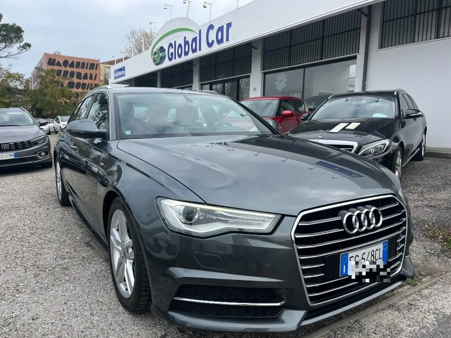 Audi A6 Avant 2.0 TDI 190 CV ultra S tronic  S-LINE Grau - 1