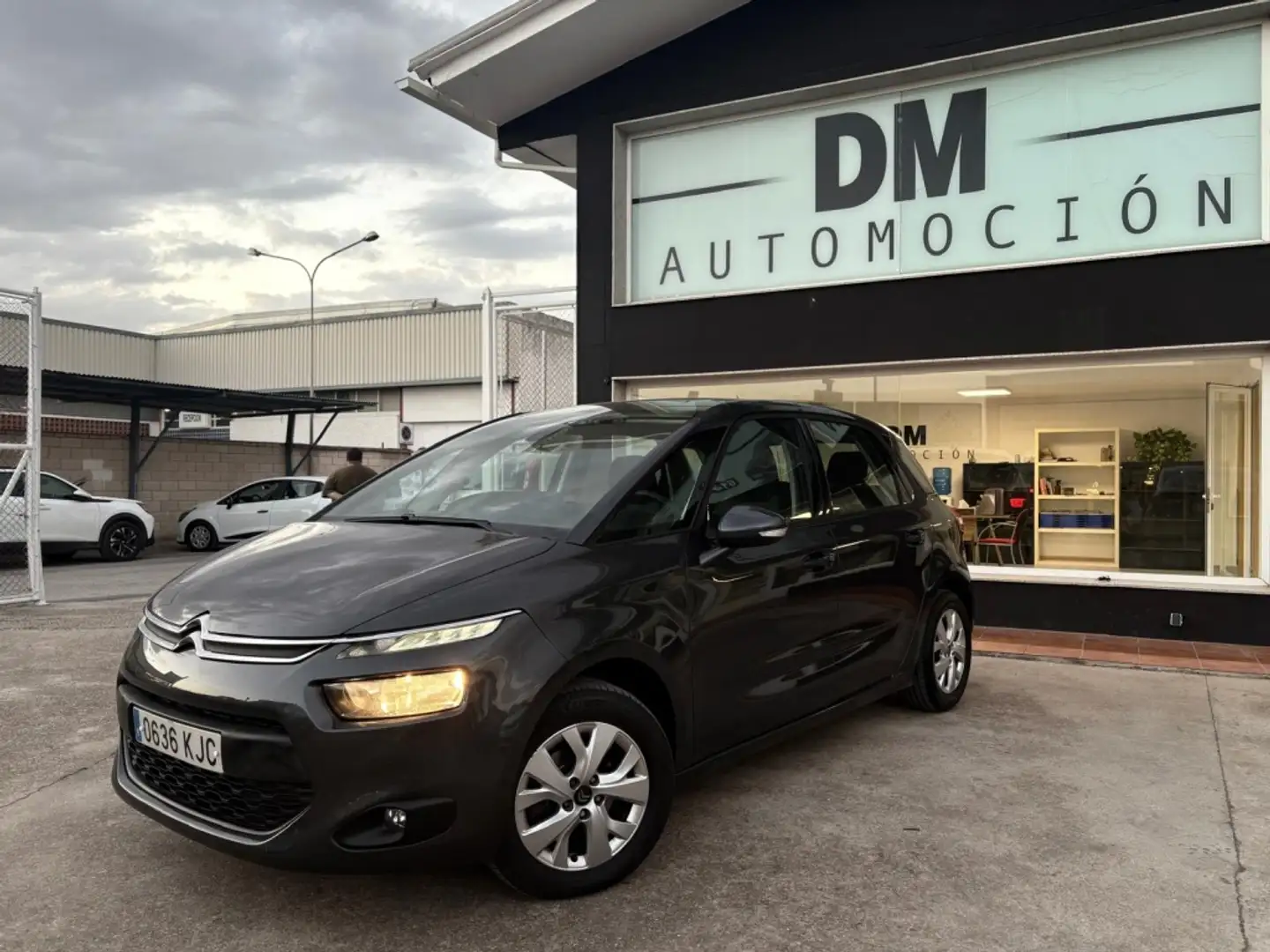 Citroen C4 1.6BlueHDI S&S Feel EAT6 120 Negro - 1