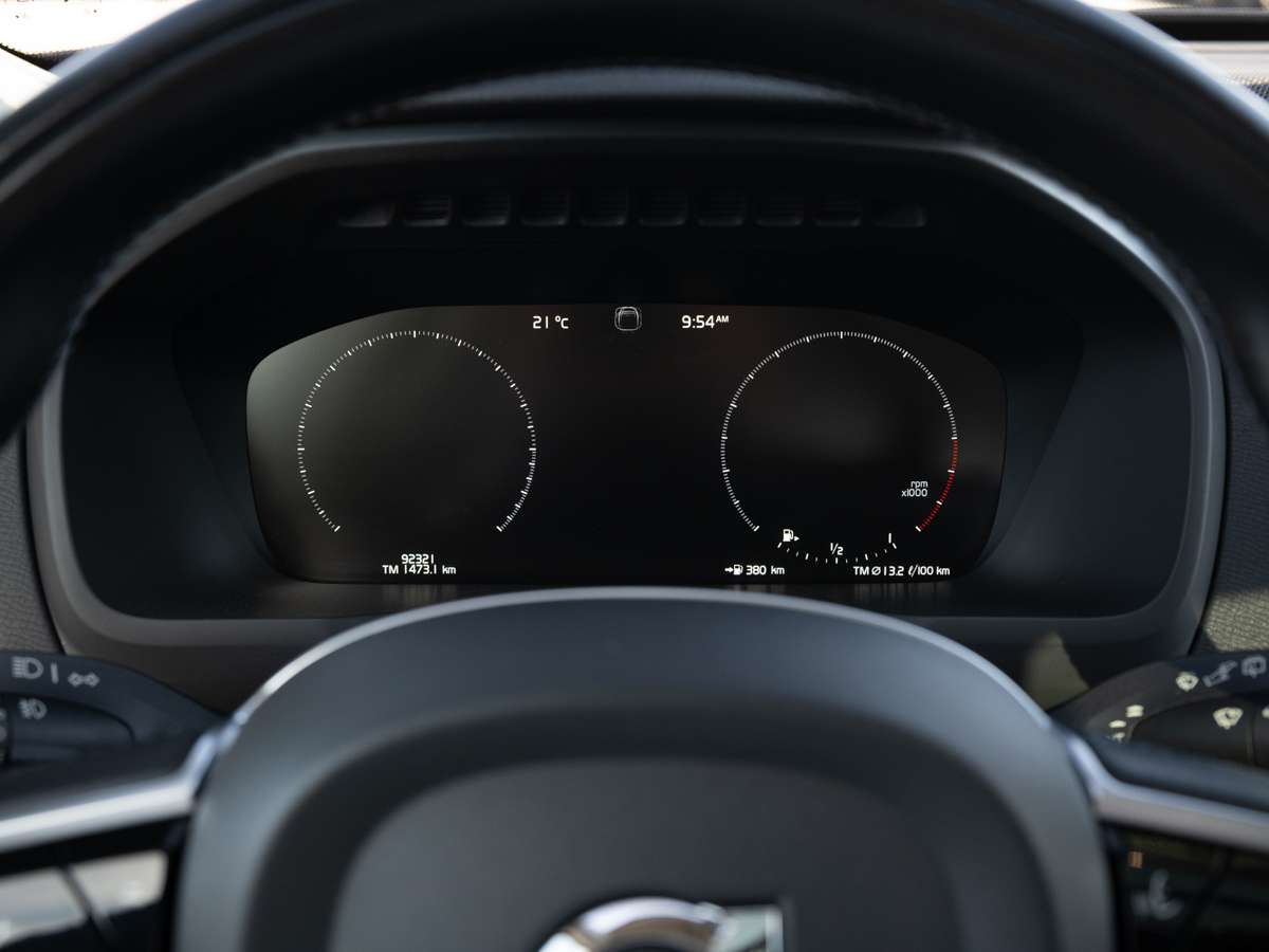 2022 Volvo XC90 T6 AWD MOMENTUM thumb 13