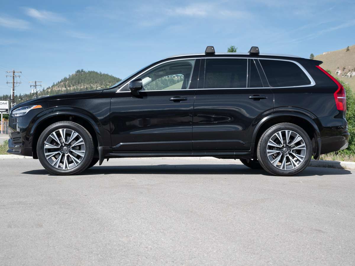2022 Volvo XC90 T6 AWD MOMENTUM alt 5