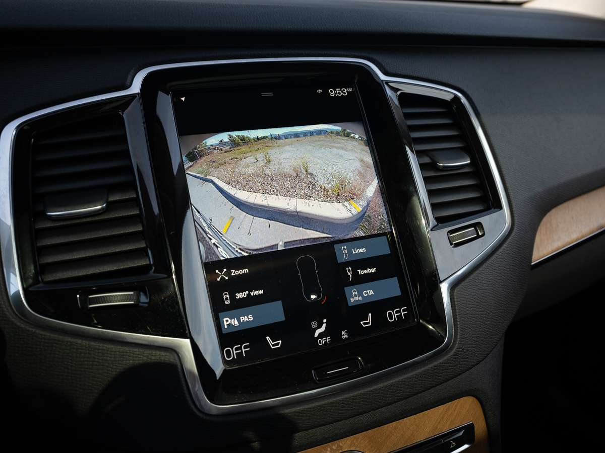 2022 Volvo XC90 T6 AWD MOMENTUM thumb 15