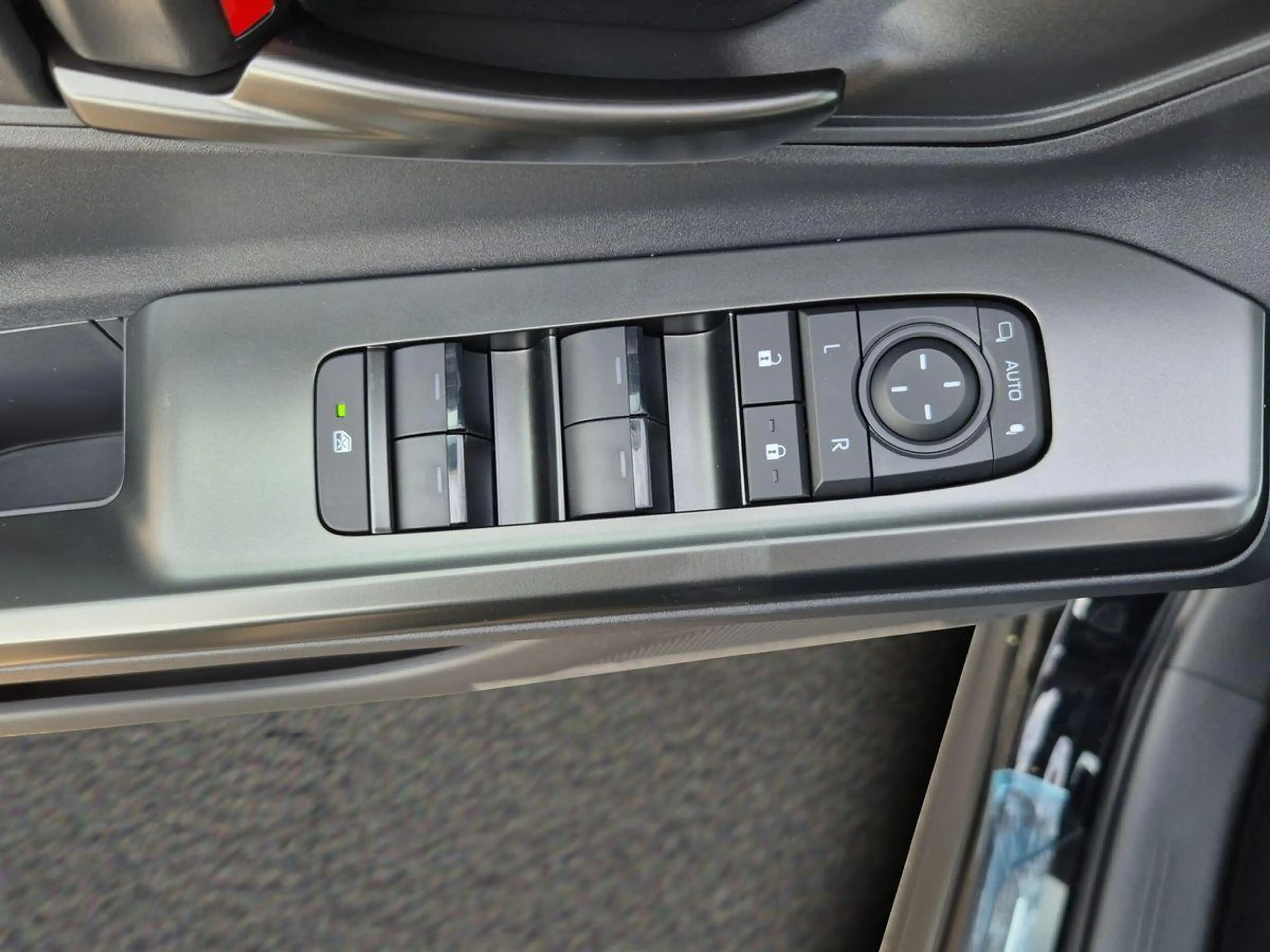 Toyota C-HR + Teamplayer 77KWh Matrix+eHk+Navi+SHZ — photo 15
