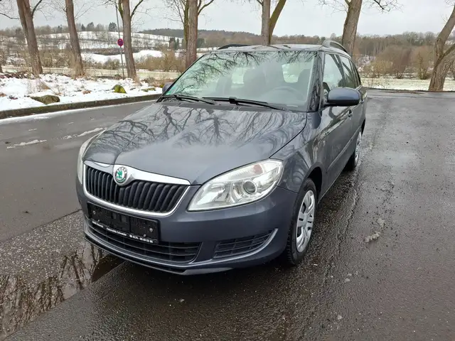 Skoda Fabia Ambiente Kombi 1.2 TSI TÜV 02/2028 AHK