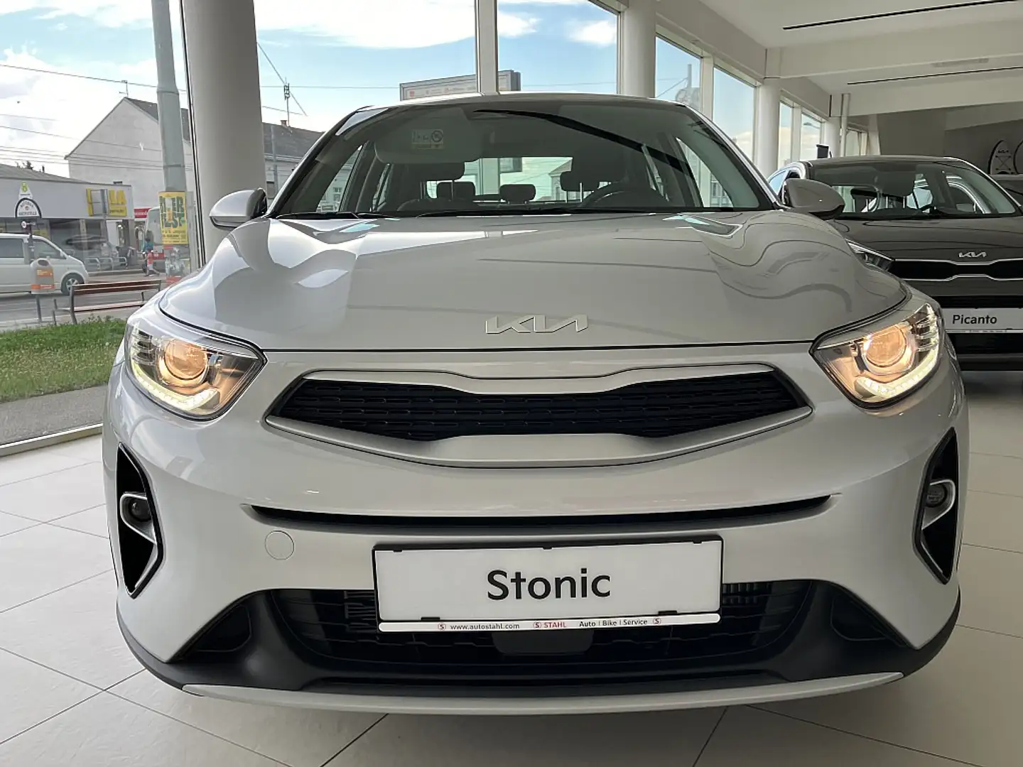 Kia Stonic 1,0 TGDI GPF ISG Titan | AUTO STAHL WIEN 21 Plateado - 2