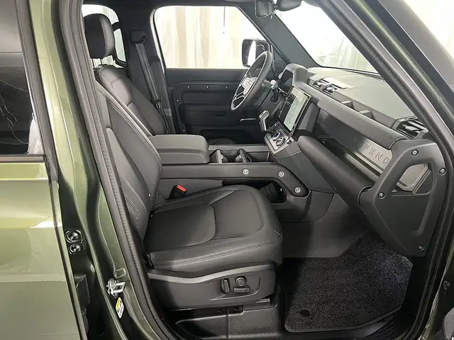 Land Rover Defender 110 P300e PHEV AWD X-Dynamic SE Aut. Ansicht 3