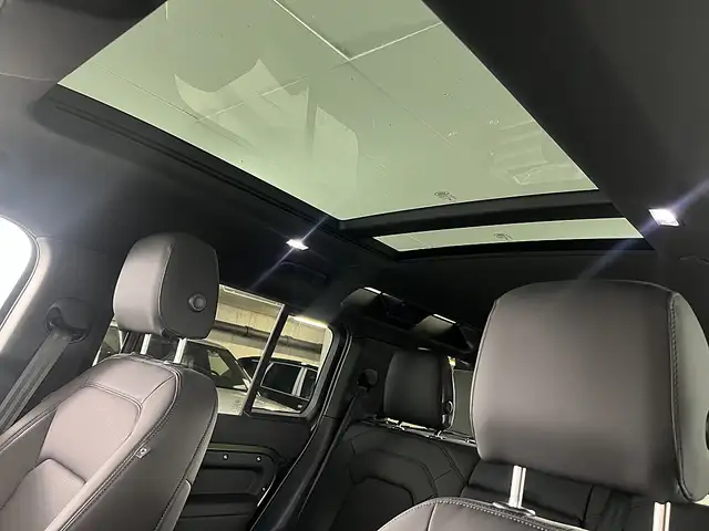 Land Rover Defender 110 P300e PHEV AWD X-Dynamic SE Aut. Ansicht 19