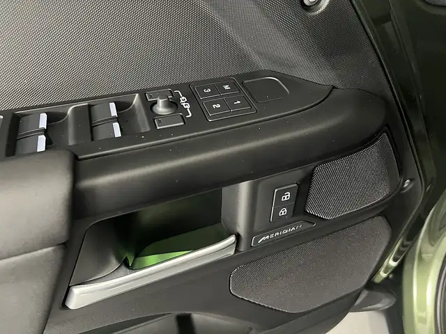 Land Rover Defender 110 P300e PHEV AWD X-Dynamic SE Aut. Ansicht 15