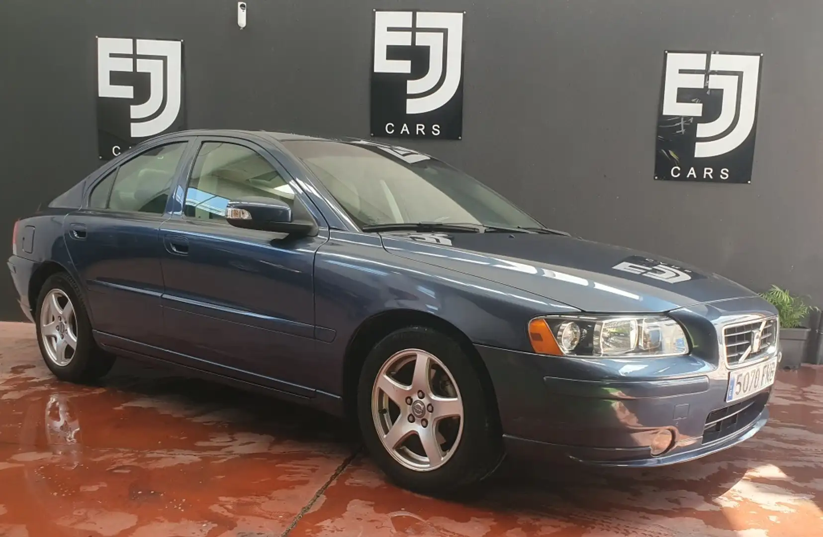 Volvo S60 2.4D Summum 126 Bleu - 2