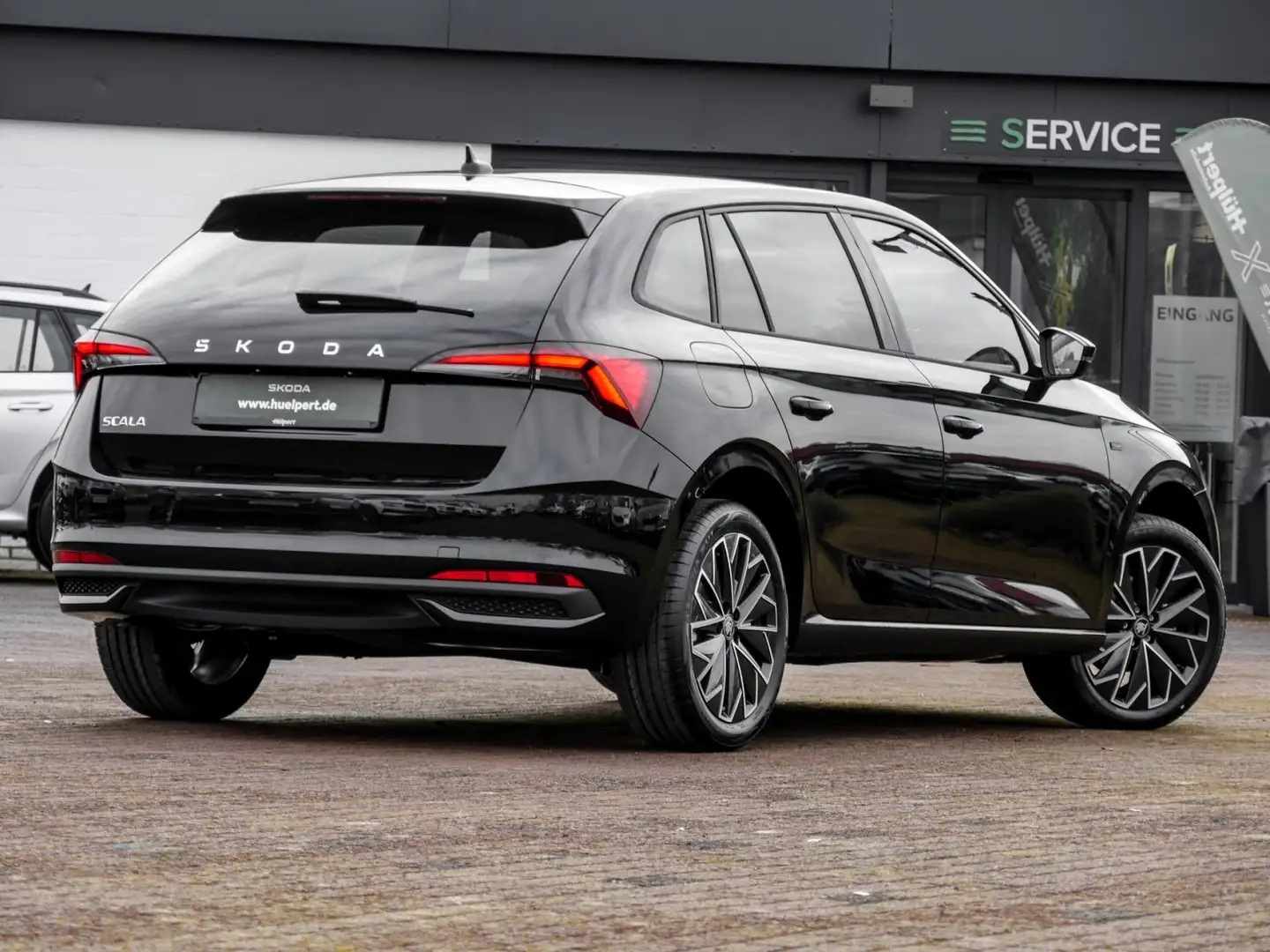 Skoda Scala 1.0 TOUR ACC PDC RFK SHZ Schwarz - 2