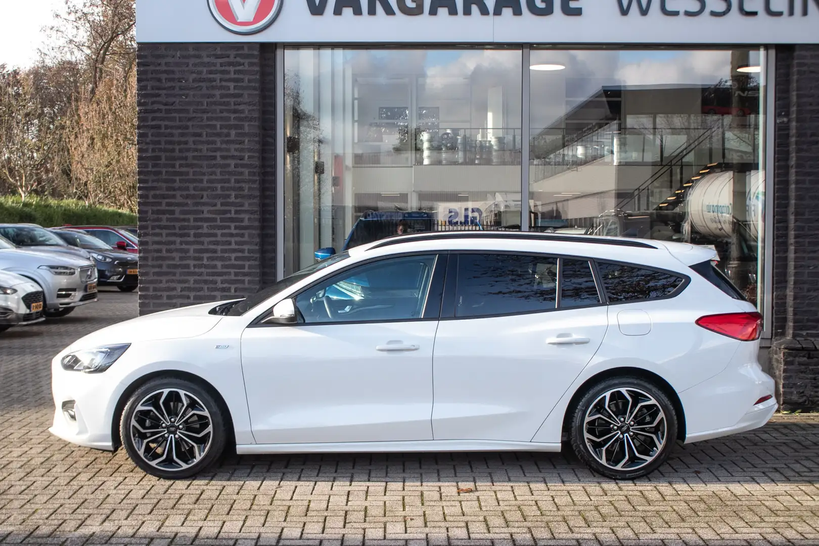Ford Focus Wagon 1.0 EcoBoost ST Line X Business - Winterpack Weiß - 2