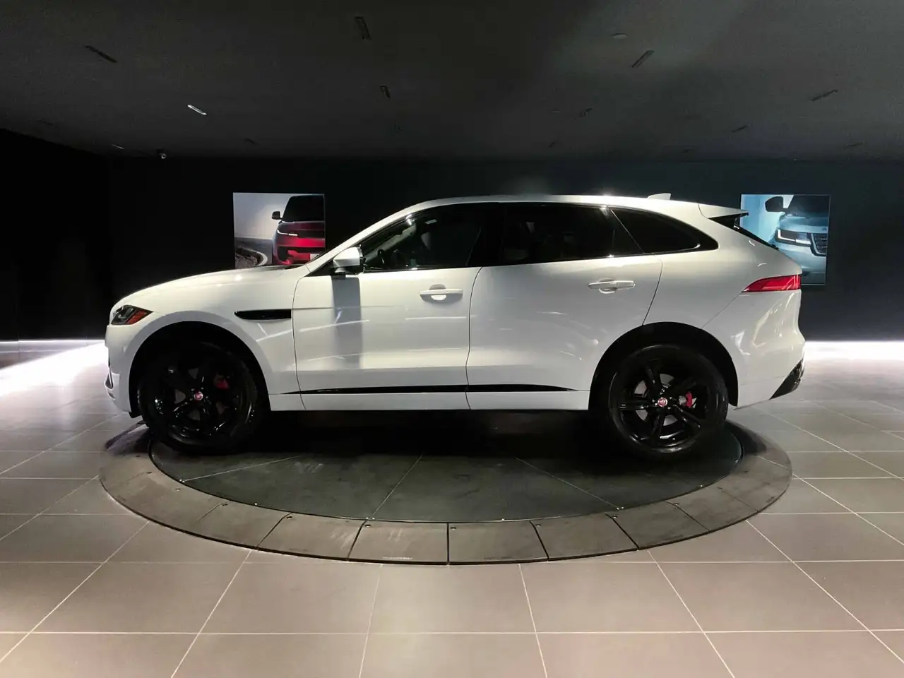 Jaguar F-Pace снимка Jaguar F-Pace