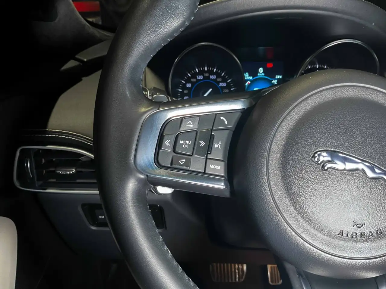Jaguar F-Pace снимка Jaguar F-Pace
