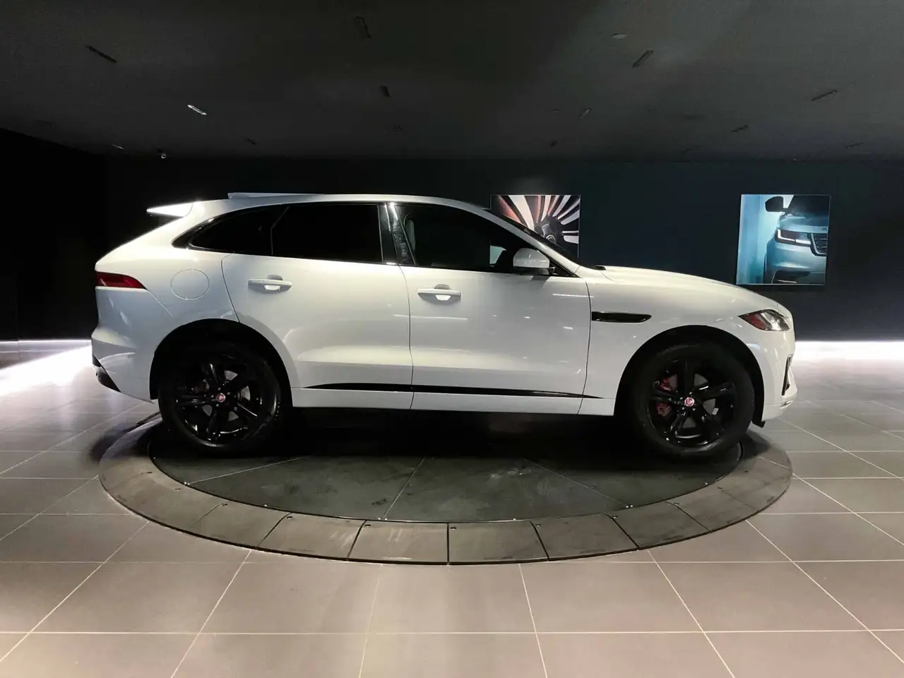 Jaguar F-Pace снимка Jaguar F-Pace