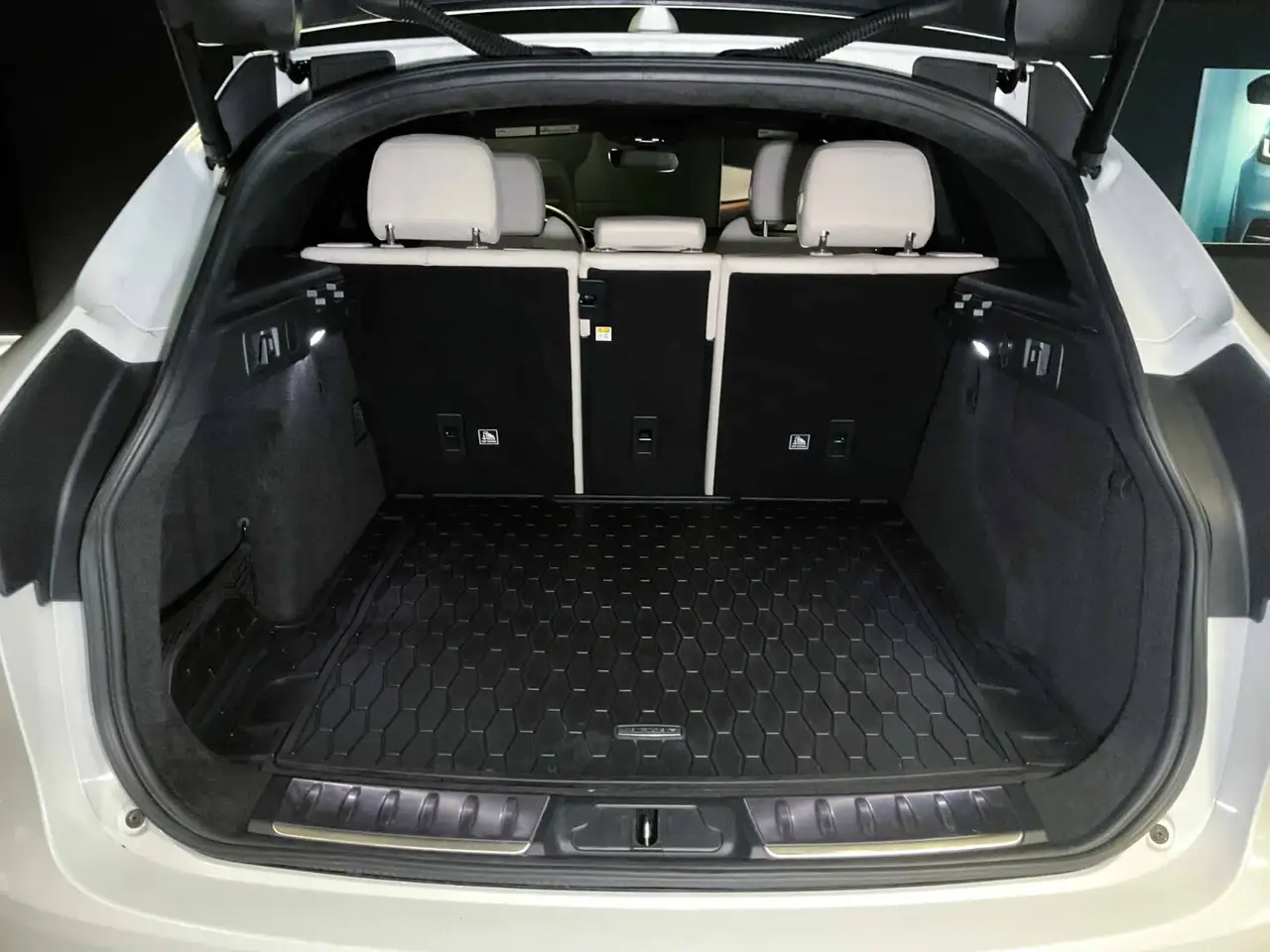 Jaguar F-Pace снимка Jaguar F-Pace
