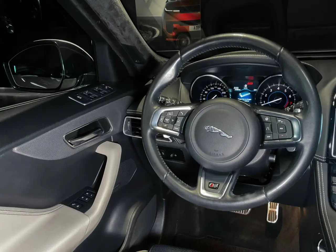 Jaguar F-Pace снимка Jaguar F-Pace