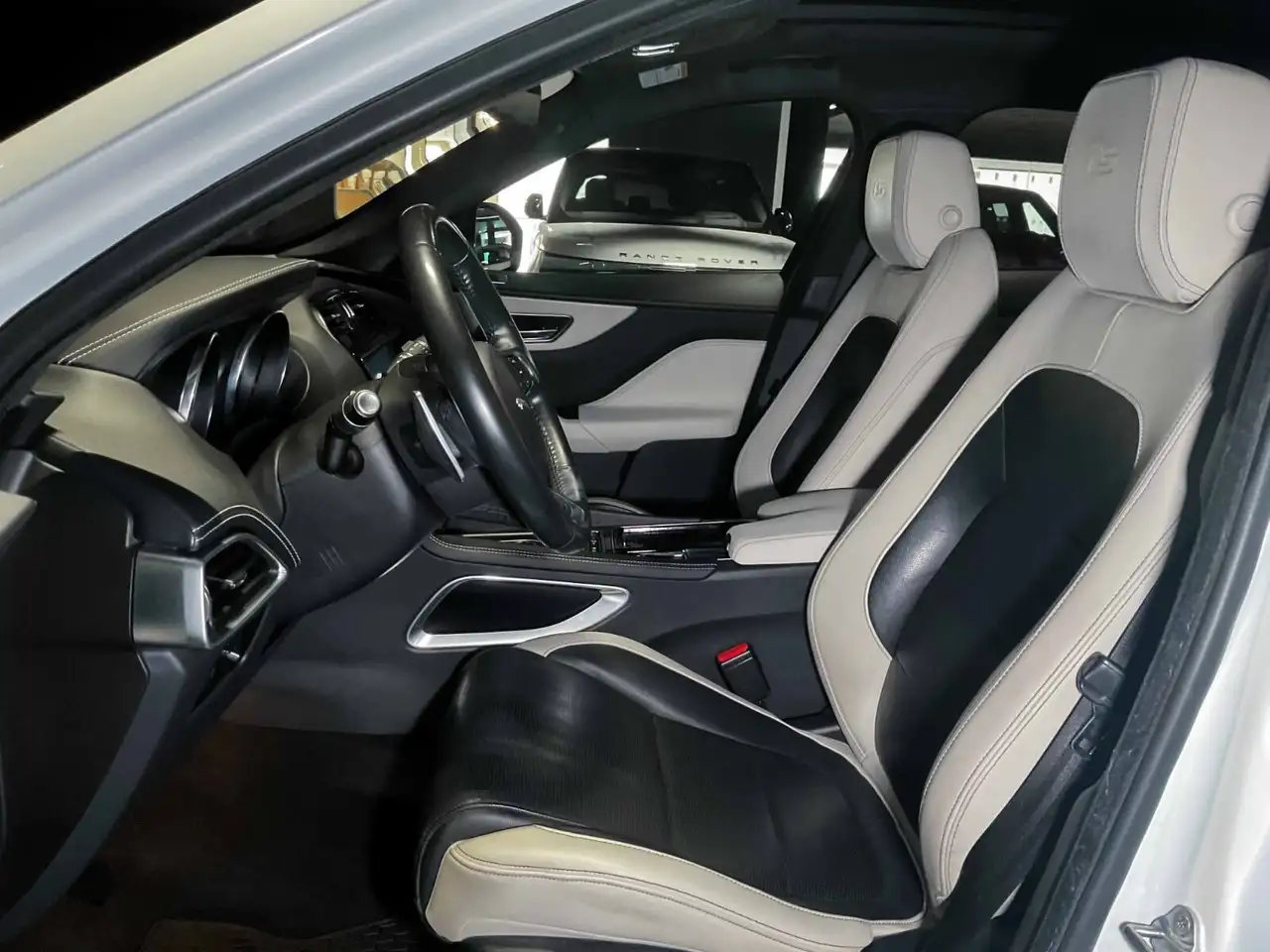 Jaguar F-Pace снимка Jaguar F-Pace