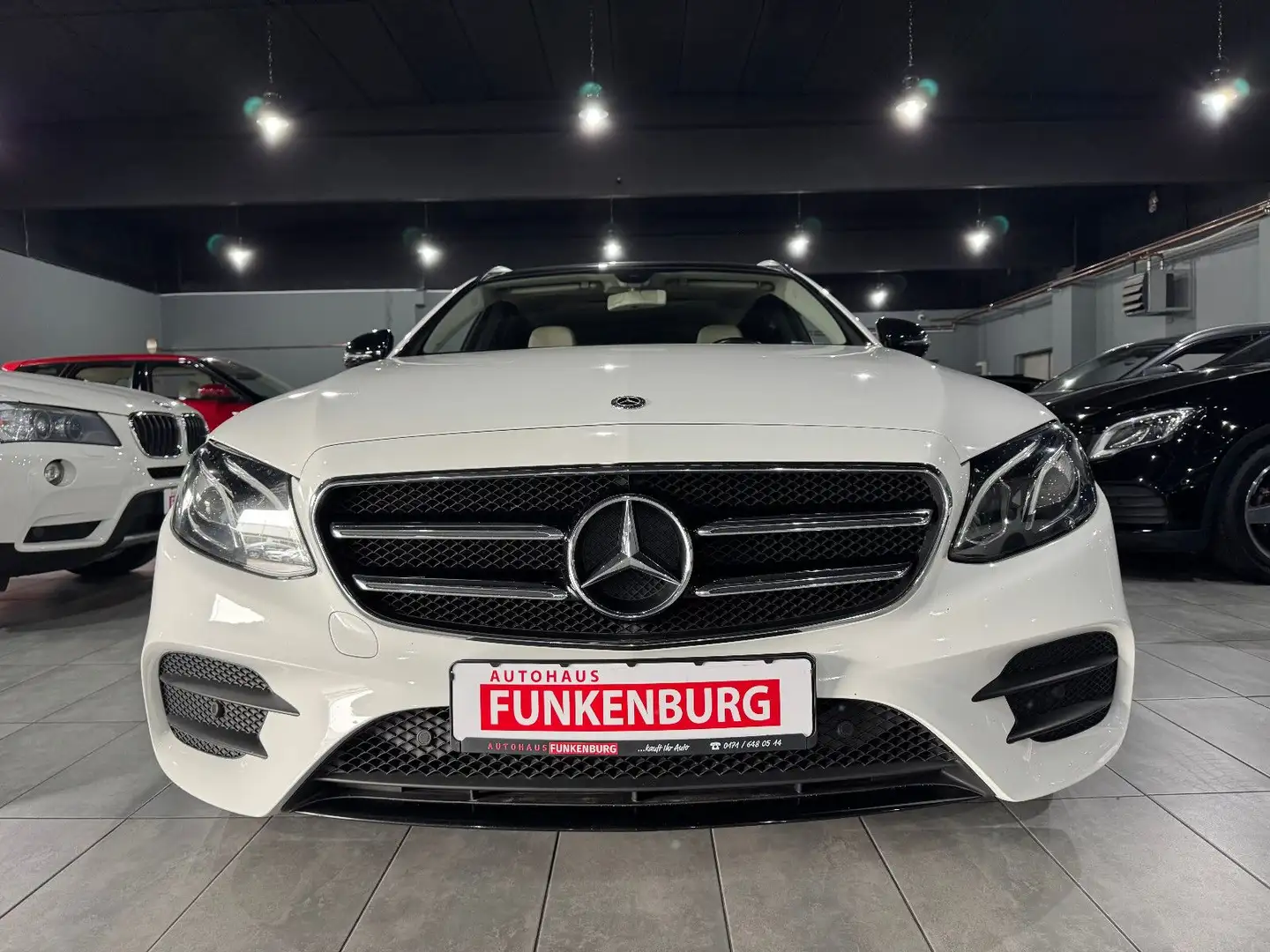 Mercedes-Benz E 400 d 4M AMG PANO/WIDE/AUT/LED/NAVI/AHK/KAMERA Bianco - 2