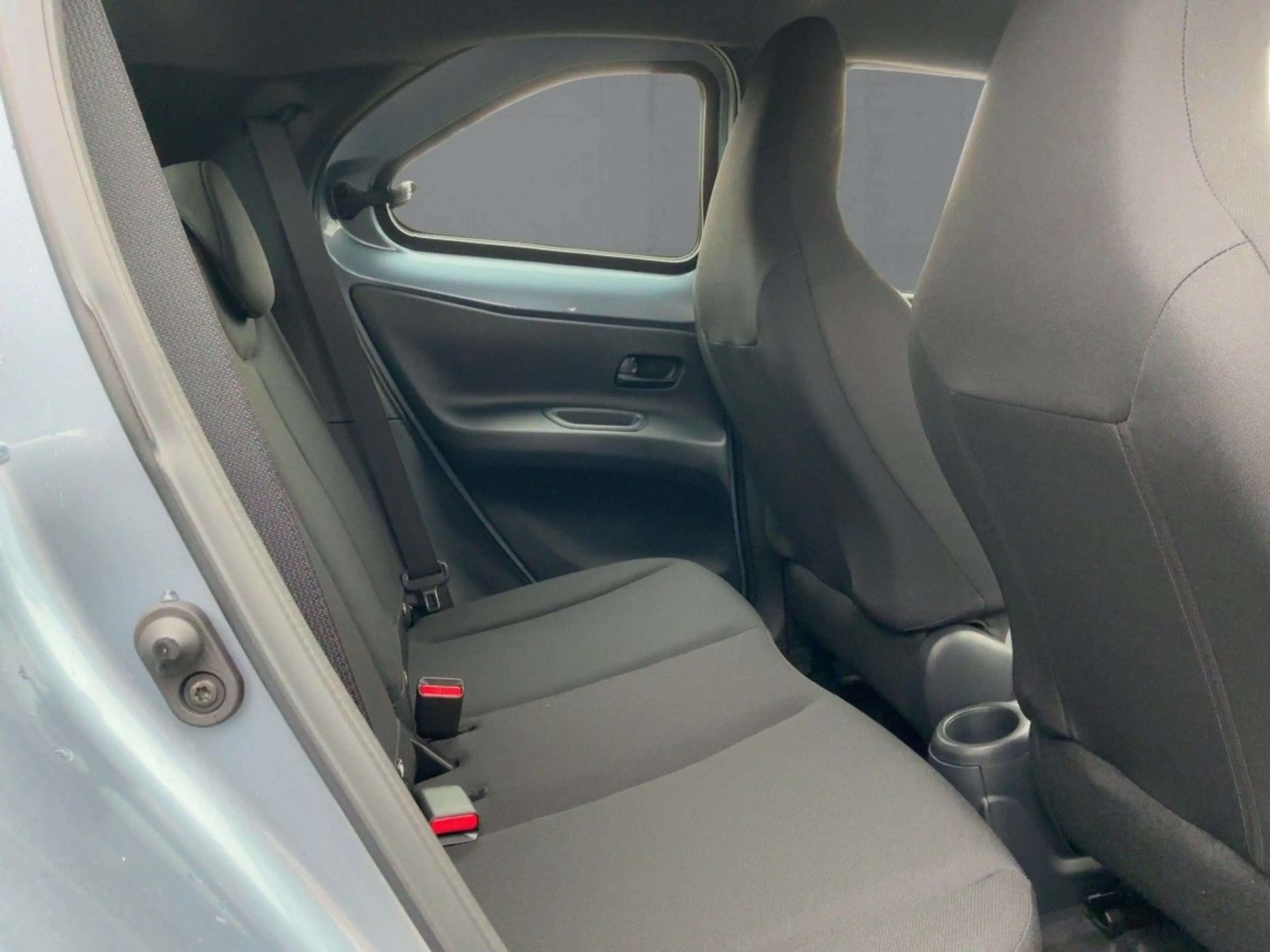 Toyota Aygo X AYGO X Benzin Play 1.0 — photo 13