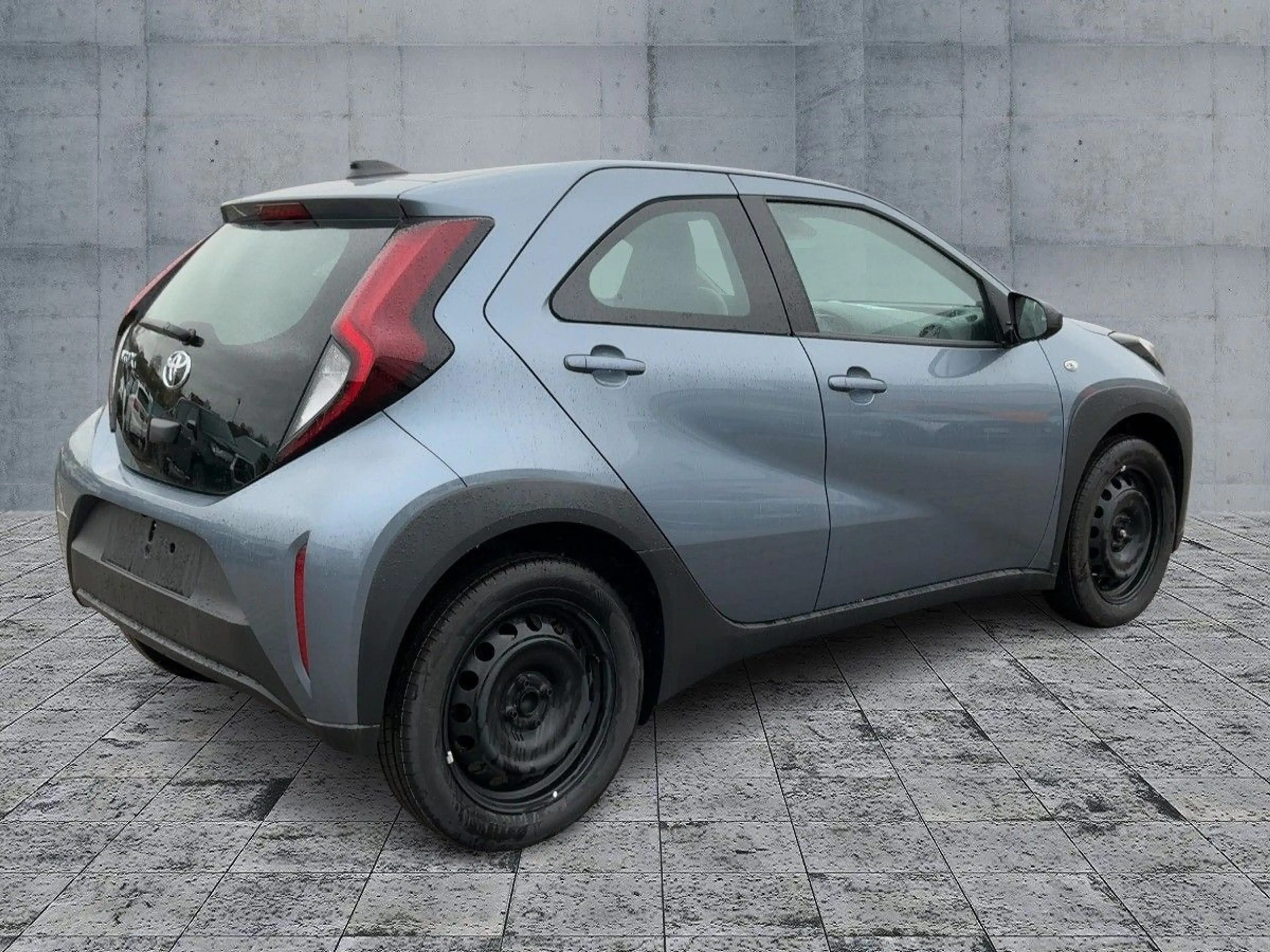 Toyota Aygo X AYGO X Benzin Play 1.0 — photo 6